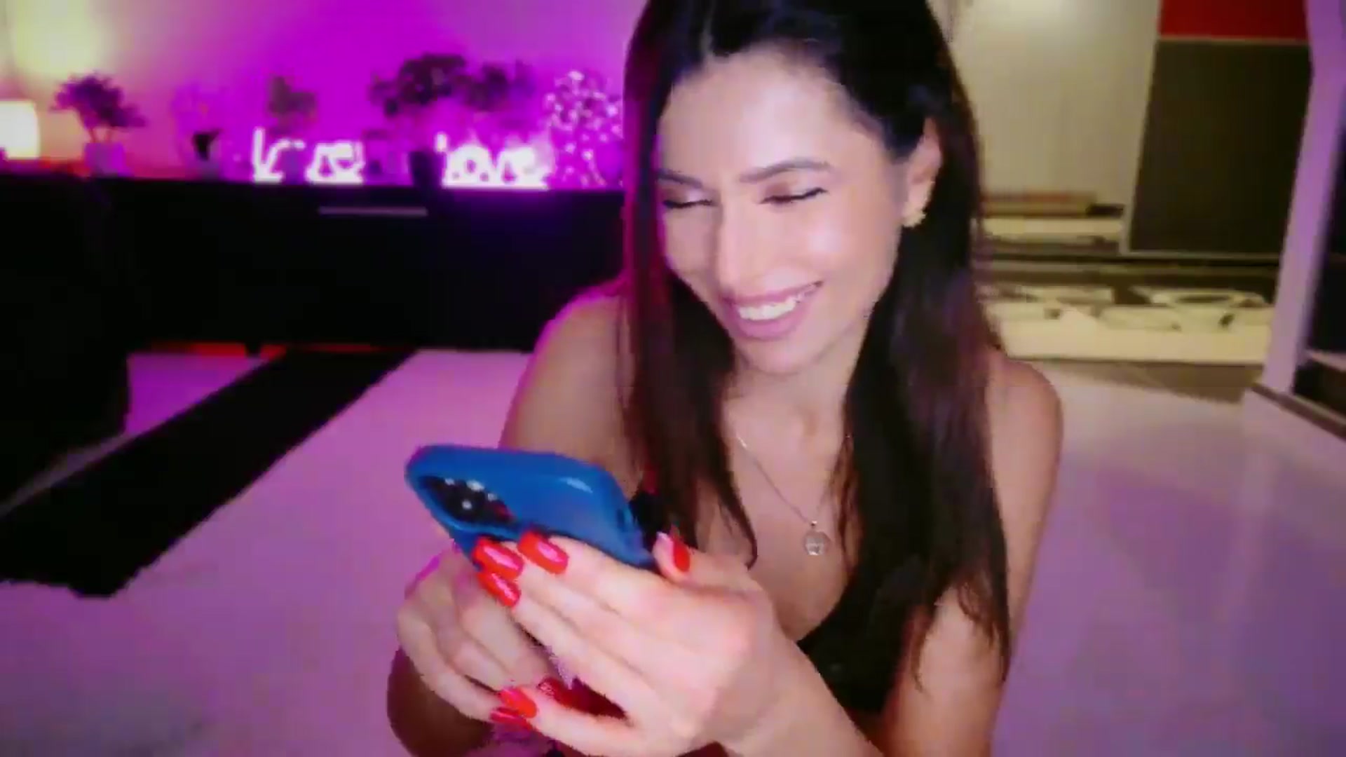 Gallery image thumbnail from SmileyTinaa's myfreecams stream on, 12/13/2025, 24:58 image 3 of 20