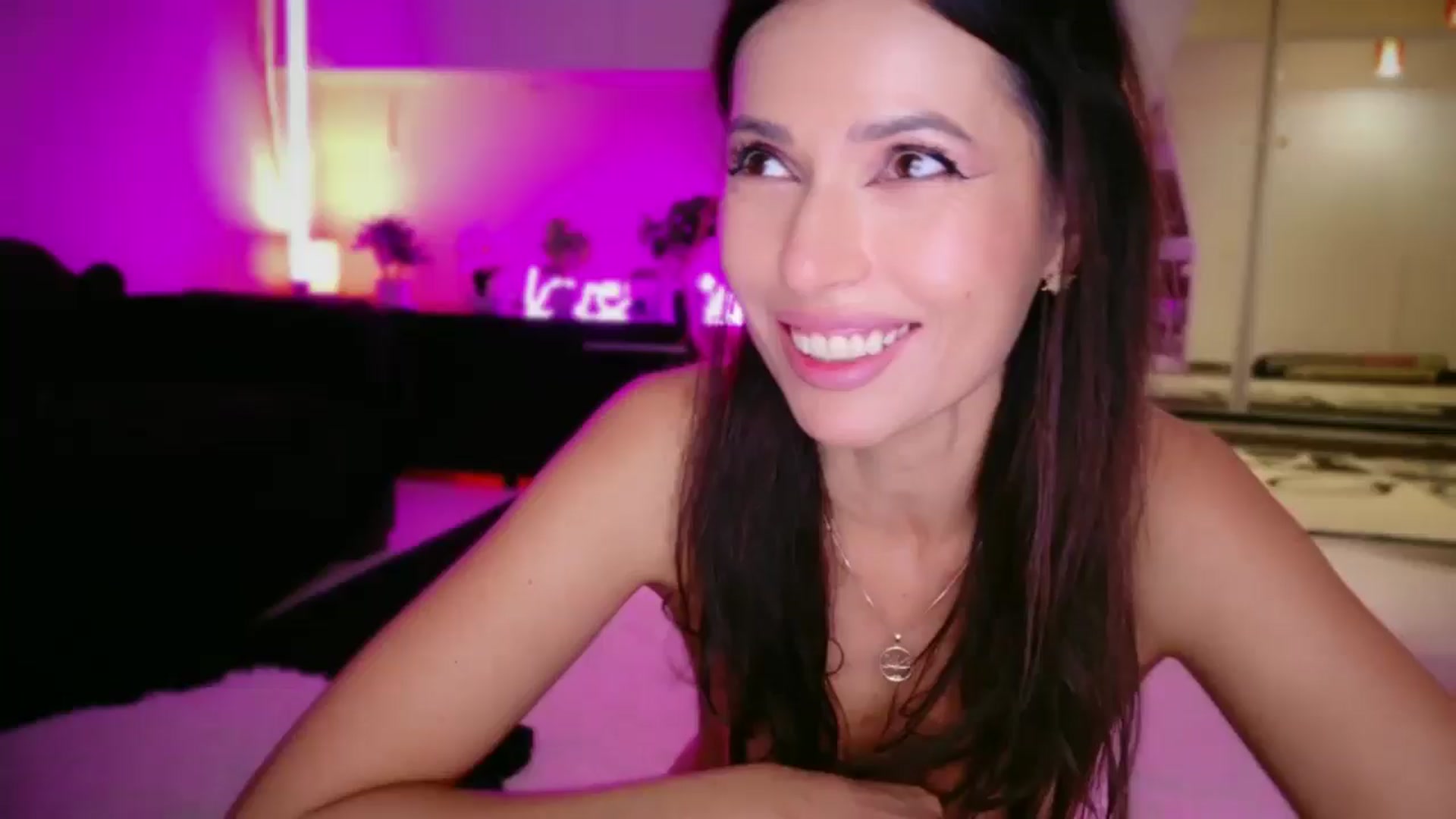 Gallery image thumbnail from SmileyTinaa's myfreecams stream on, 12/13/2025, 24:58 image 10 of 20