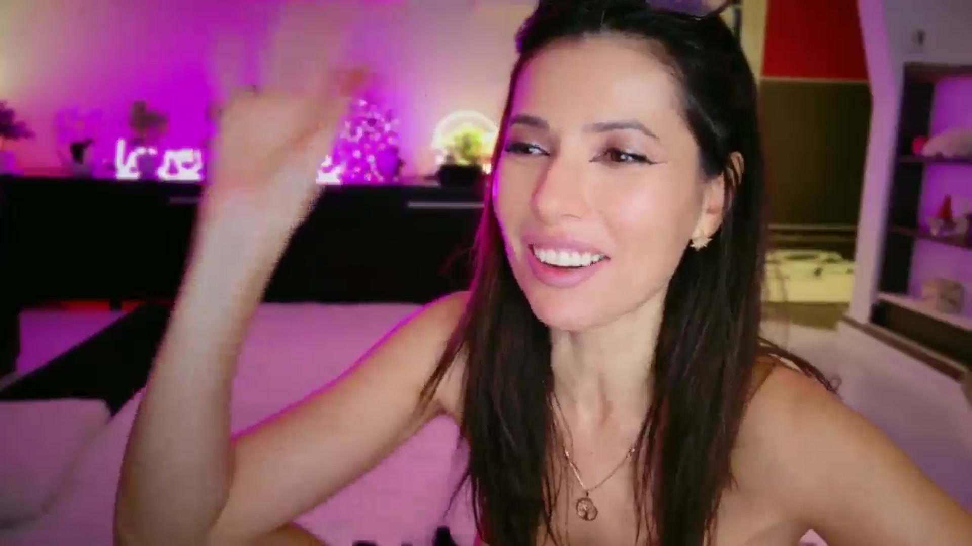 Gallery image thumbnail from SmileyTinaa's myfreecams stream on, 12/13/2025, 07:29 image 19 of 20
