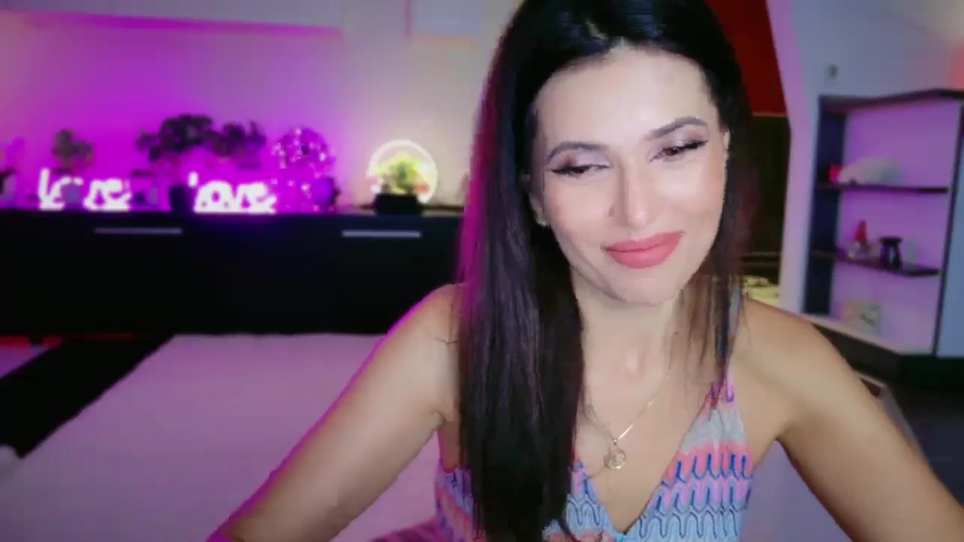 Gallery image thumbnail from SmileyTinaa's myfreecams stream on, 12/19/2025, 22:14 image 8 of 20