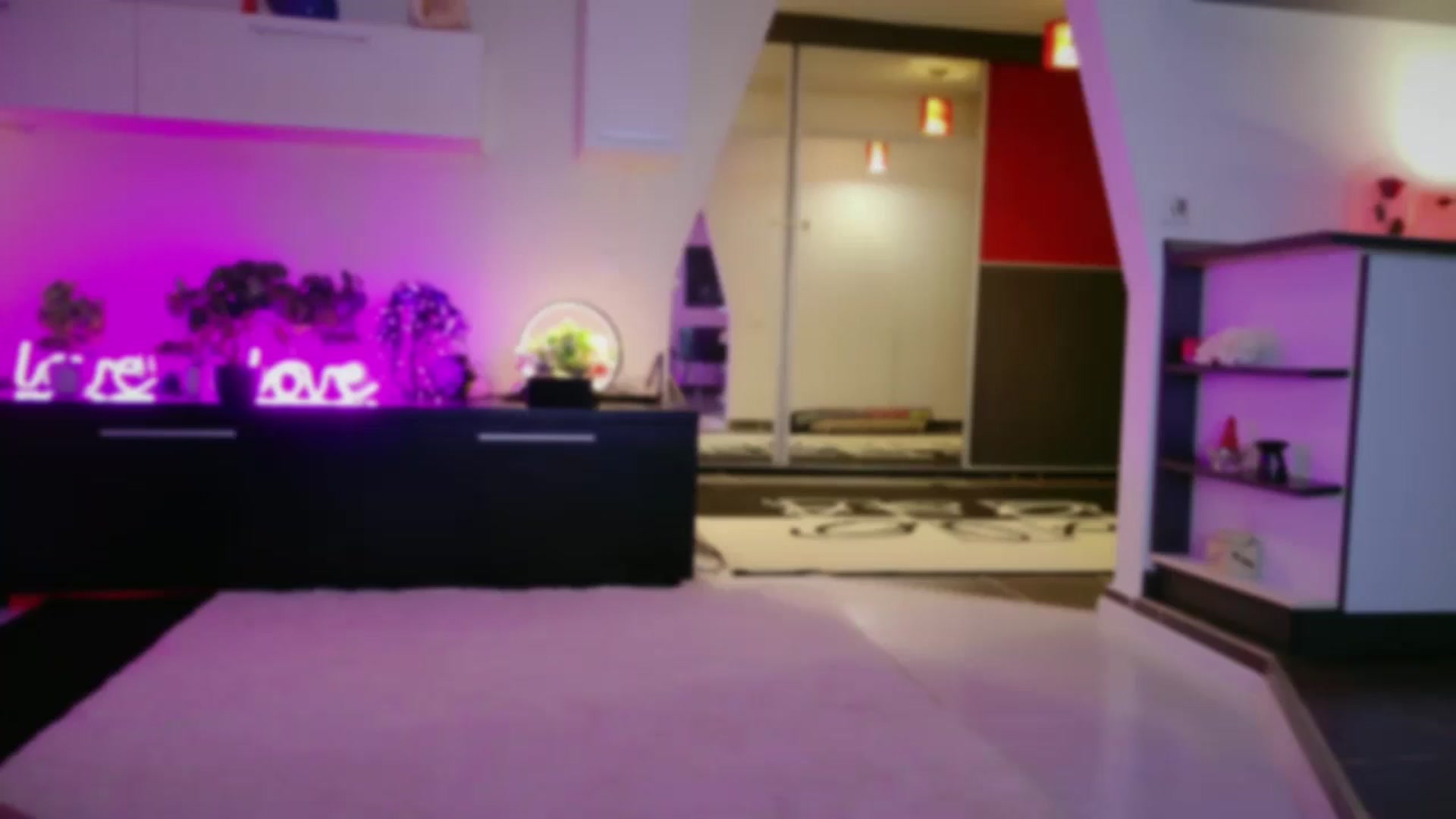 Gallery image thumbnail from SmileyTinaa's myfreecams stream on, 12/19/2025, 22:14 image 6 of 20