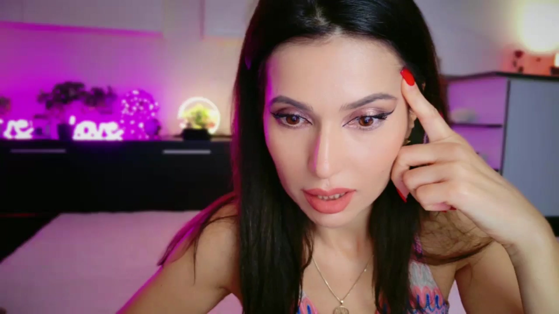 Gallery image thumbnail from SmileyTinaa's myfreecams stream on, 12/19/2025, 22:14 image 4 of 20