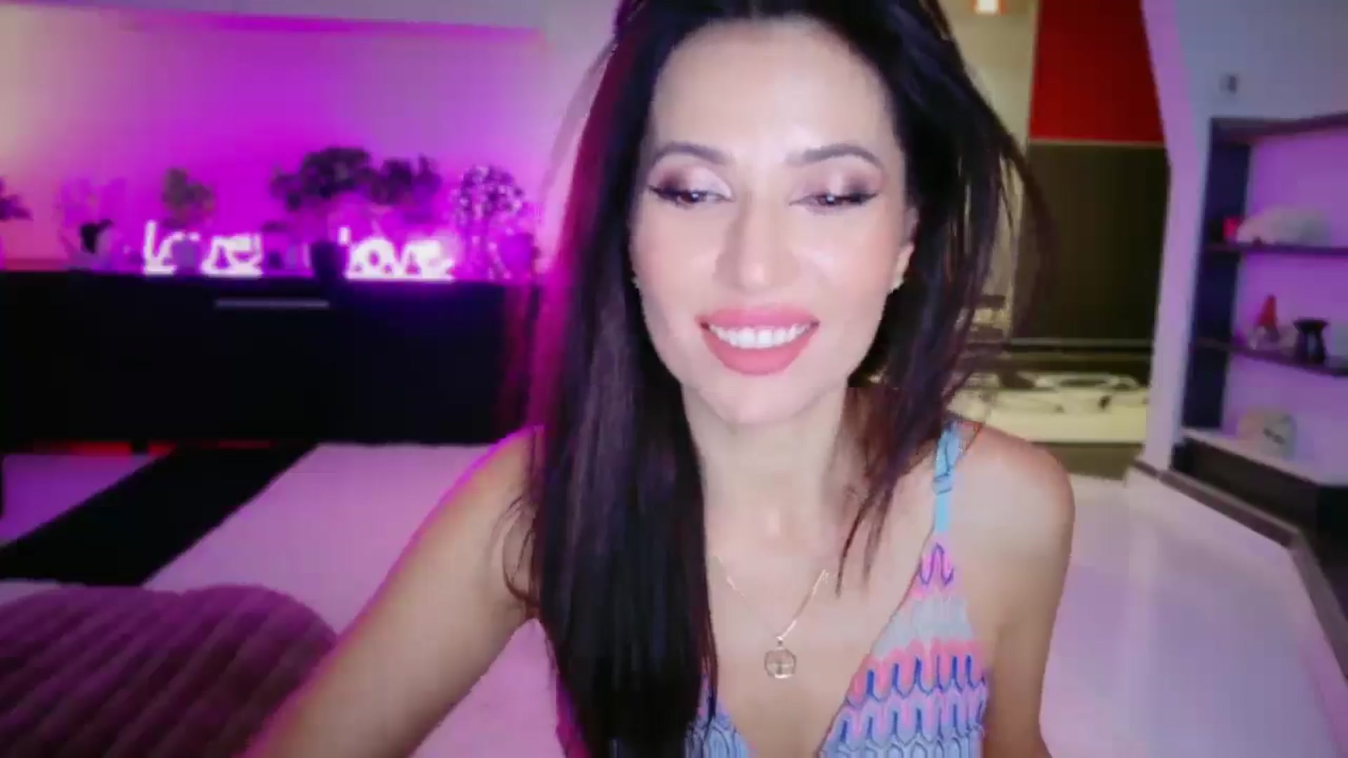 Gallery image thumbnail from SmileyTinaa's myfreecams stream on, 12/19/2025, 23:54 image 8 of 20
