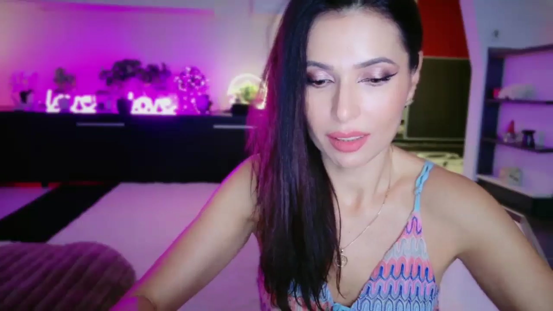 Gallery image thumbnail from SmileyTinaa's myfreecams stream on, 12/19/2025, 23:54 image 11 of 20