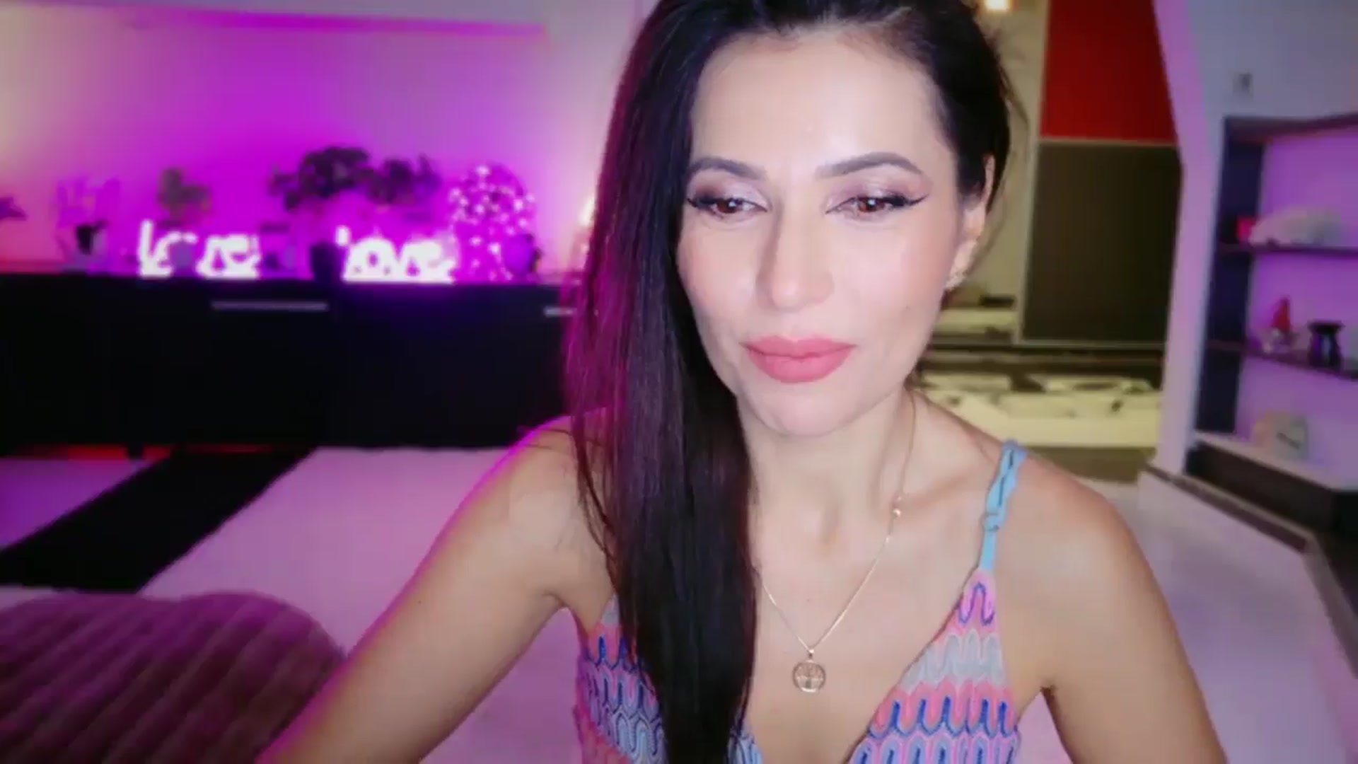 Gallery image thumbnail from SmileyTinaa's myfreecams stream on, 12/19/2025, 23:54 image 7 of 20