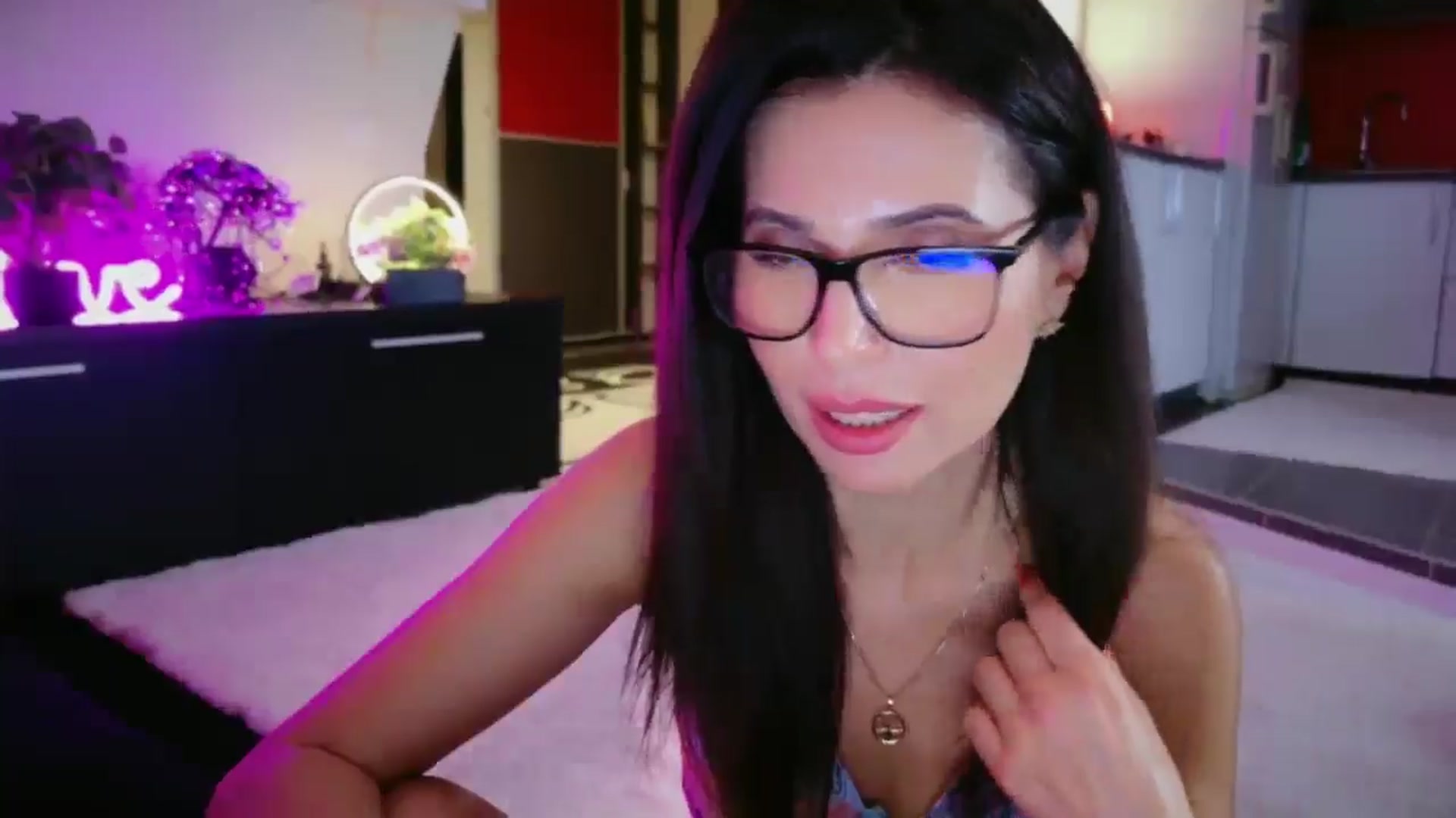 Gallery image thumbnail from SmileyTinaa's myfreecams stream on, 12/20/2025, 02:16 image 14 of 20