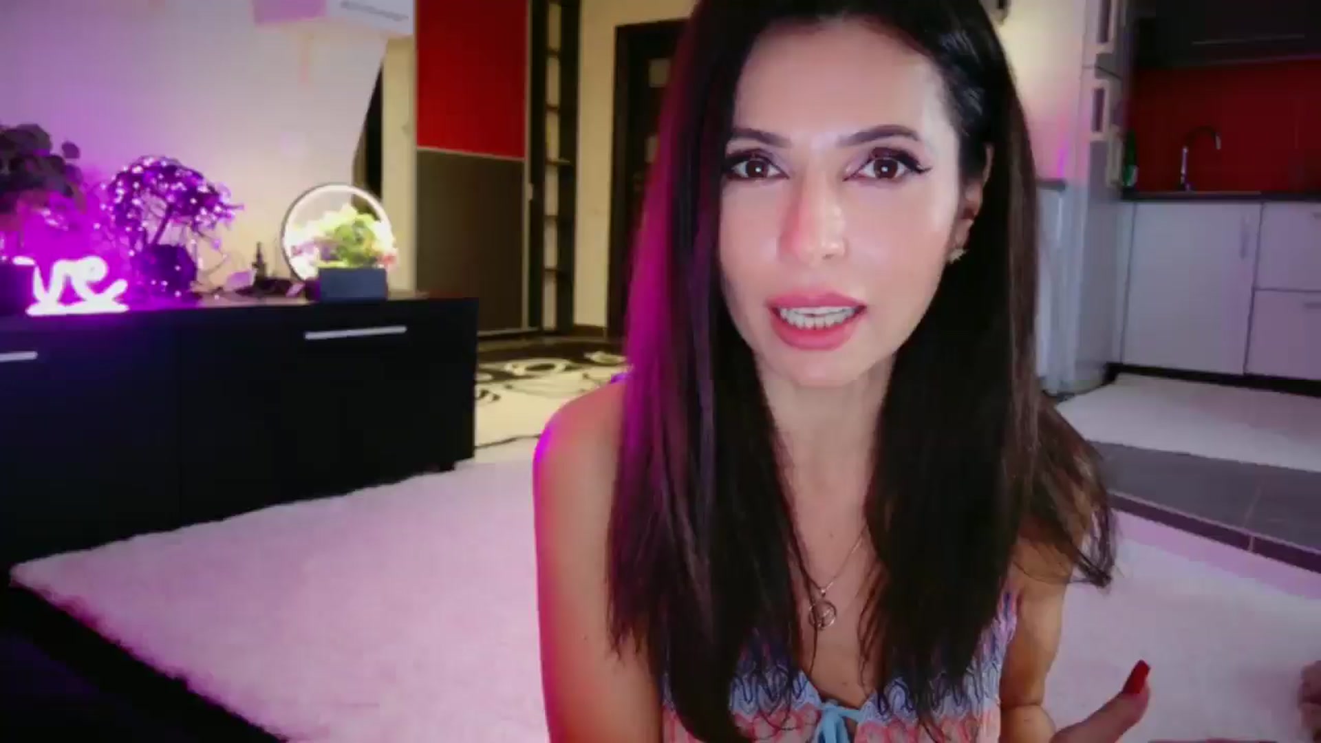 Gallery image thumbnail from SmileyTinaa's myfreecams stream on, 12/20/2025, 02:16 image 16 of 20