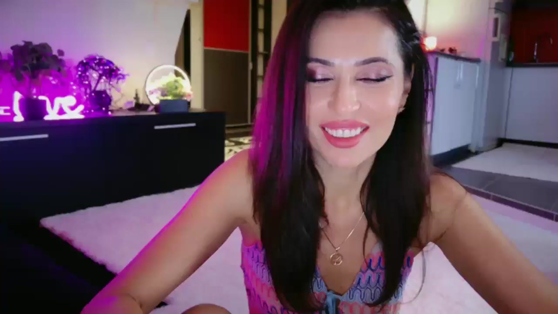 Gallery image thumbnail from SmileyTinaa's myfreecams stream on, 12/20/2025, 02:16 image 1 of 20