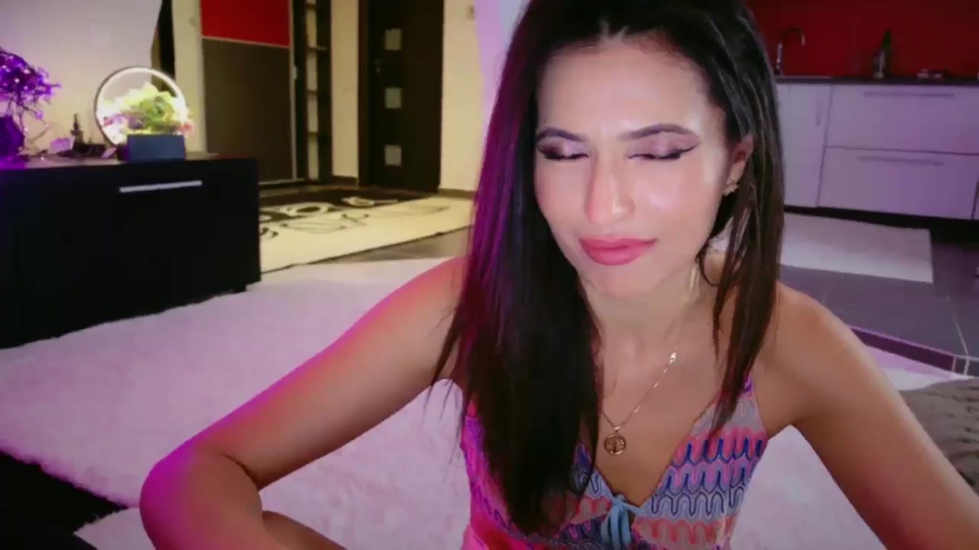 Gallery image thumbnail from SmileyTinaa's myfreecams stream on, 12/20/2025, 02:16 image 18 of 20