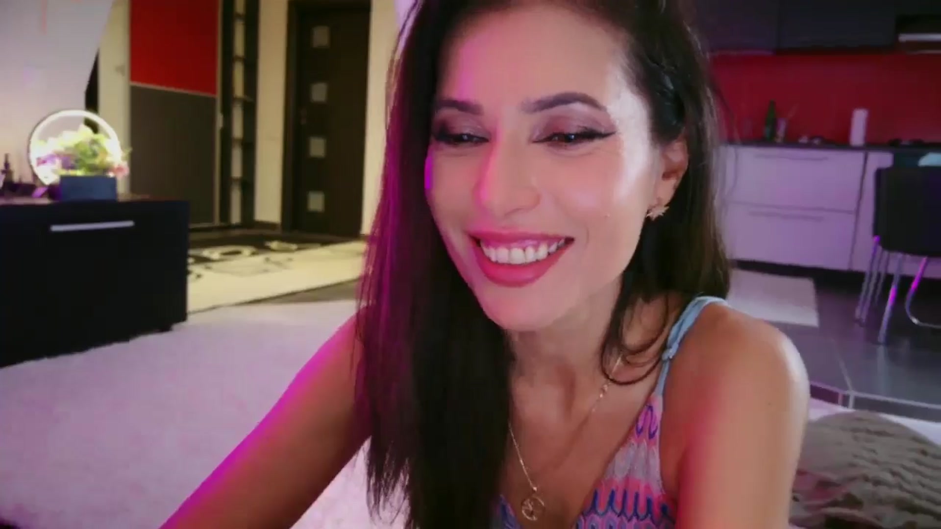 Gallery image thumbnail from SmileyTinaa's myfreecams stream on, 12/20/2025, 04:04 image 6 of 20