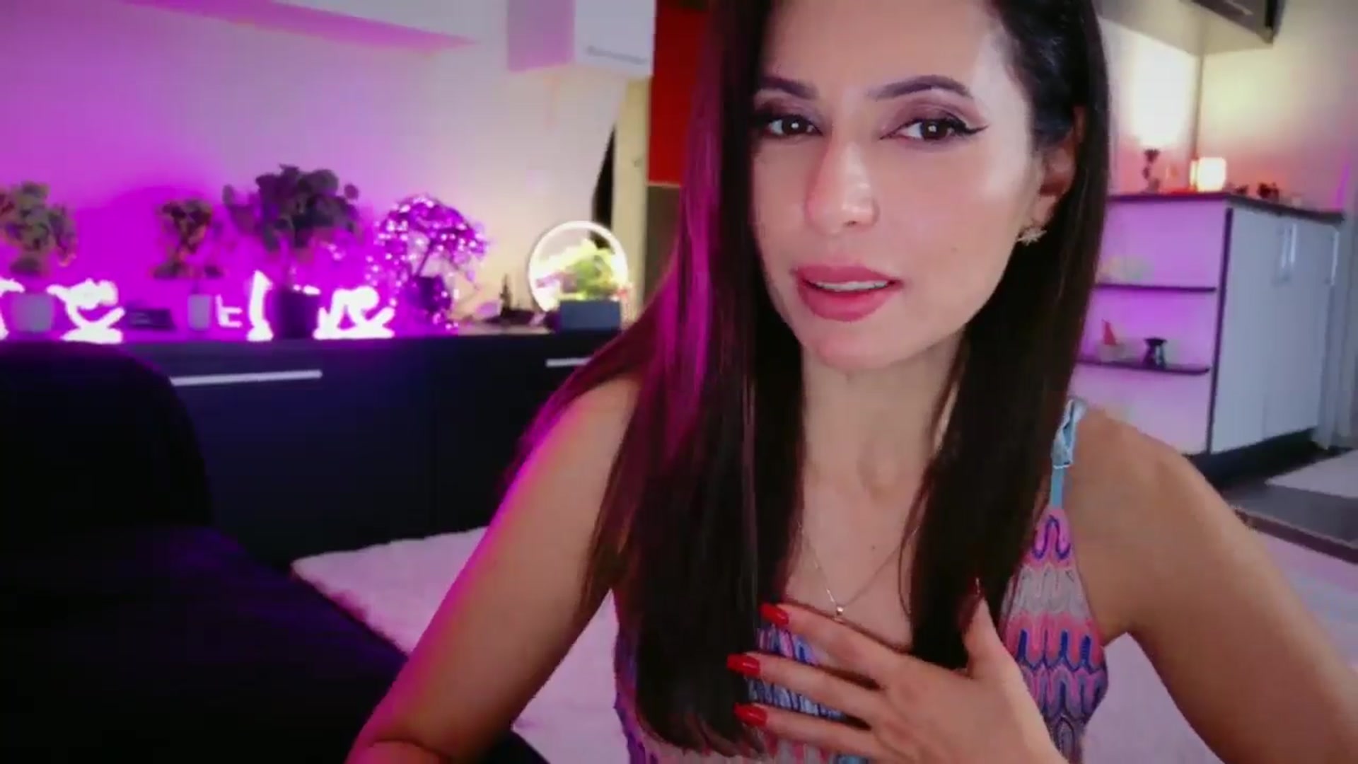 Gallery image thumbnail from SmileyTinaa's myfreecams stream on, 12/20/2025, 04:04 image 3 of 20