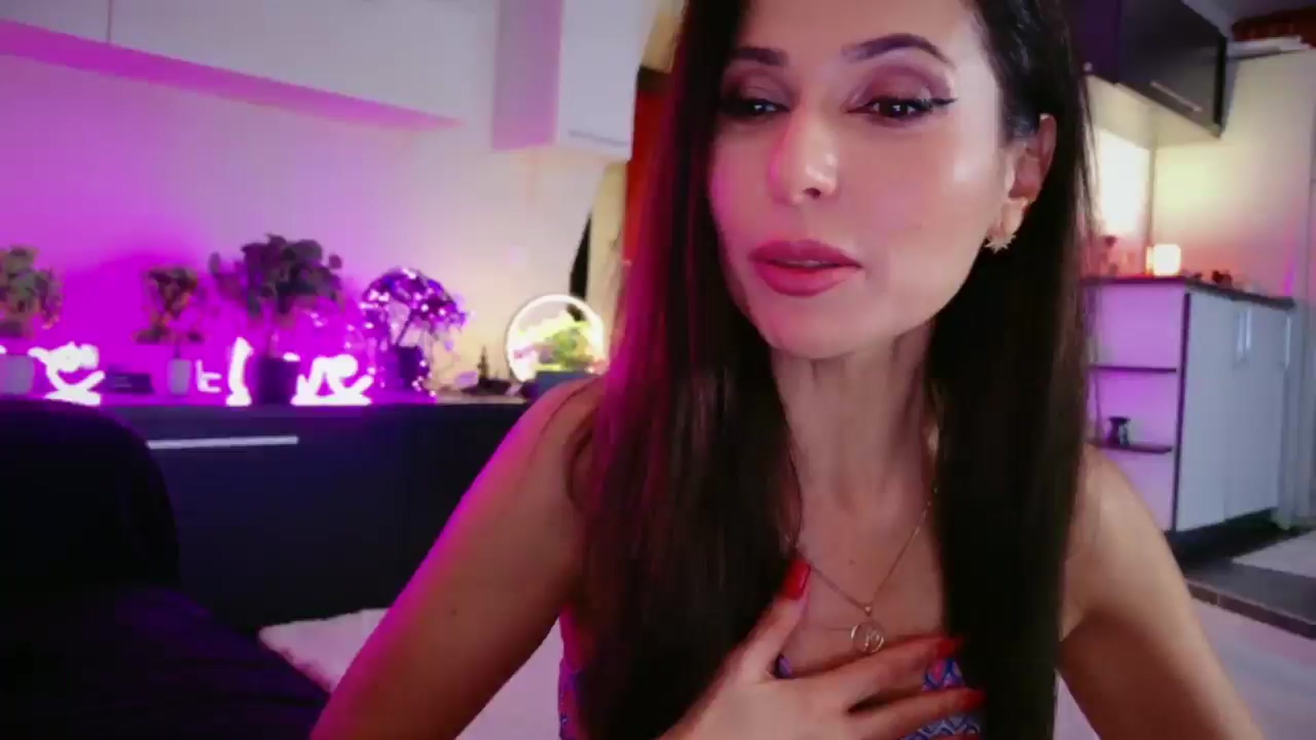 Gallery image thumbnail from SmileyTinaa's myfreecams stream on, 12/20/2025, 04:04 image 8 of 20