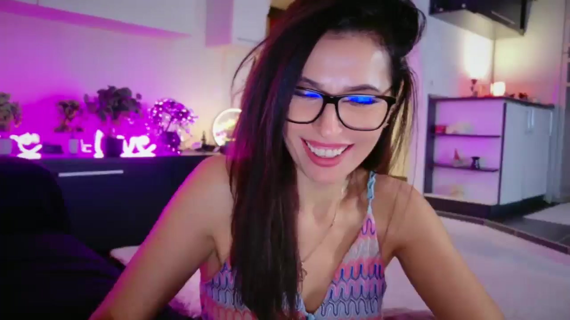 Gallery image thumbnail from SmileyTinaa's myfreecams stream on, 12/20/2025, 07:18 image 14 of 20