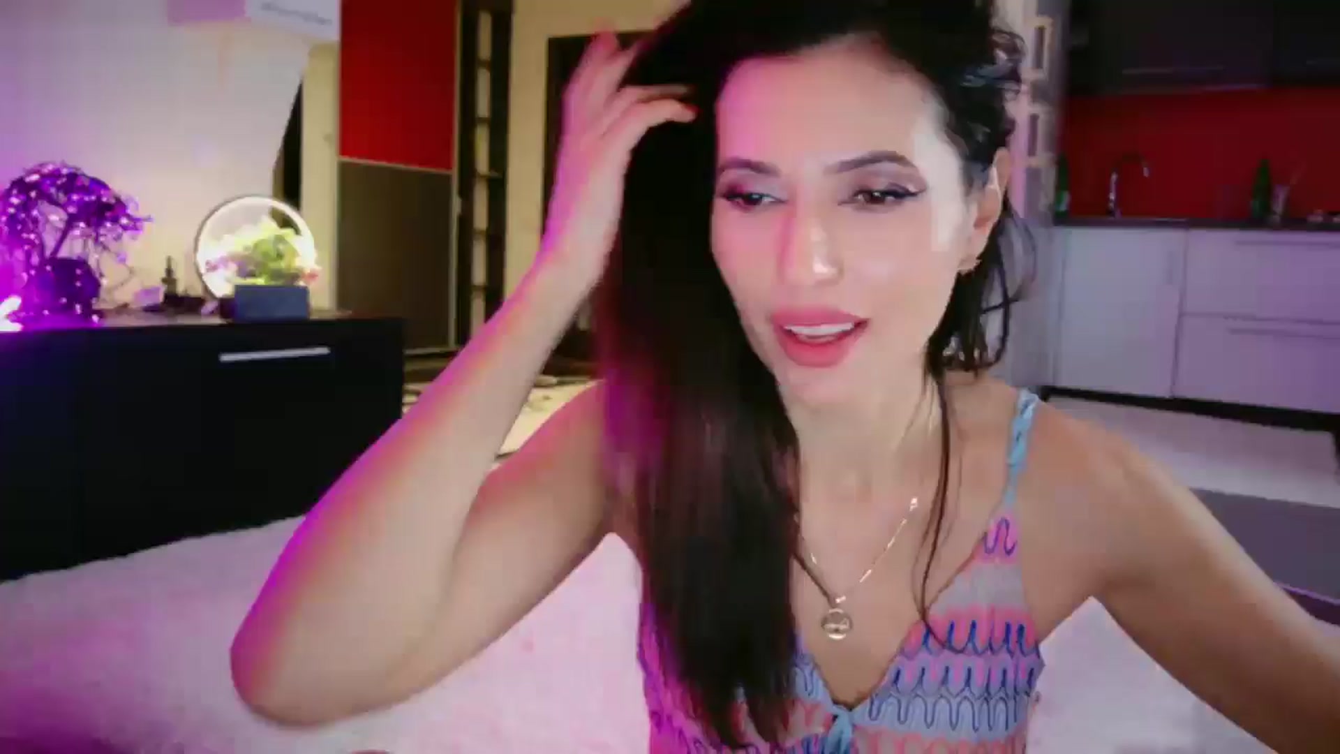 Gallery image thumbnail from SmileyTinaa's myfreecams stream on, 12/20/2025, 07:18 image 1 of 20