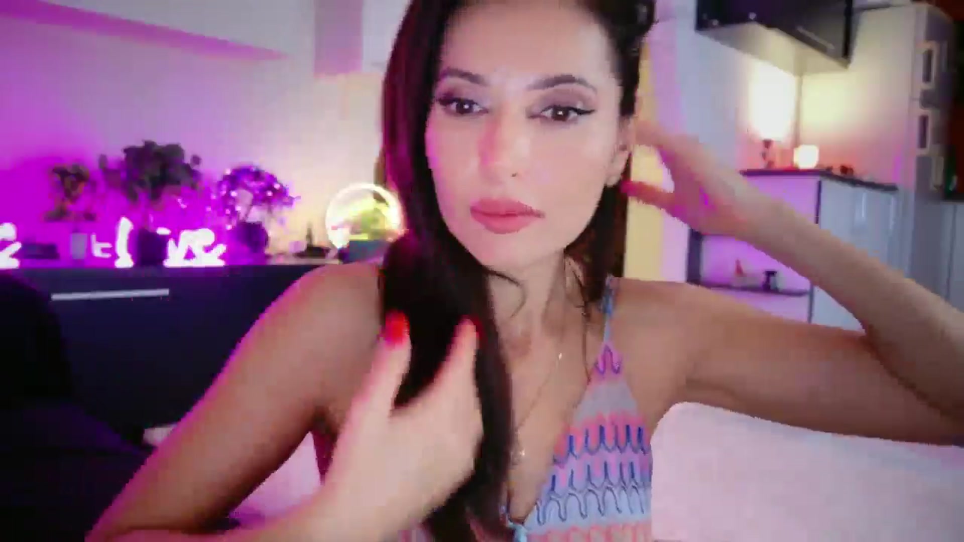 Gallery image thumbnail from SmileyTinaa's myfreecams stream on, 12/20/2025, 07:18 image 9 of 20