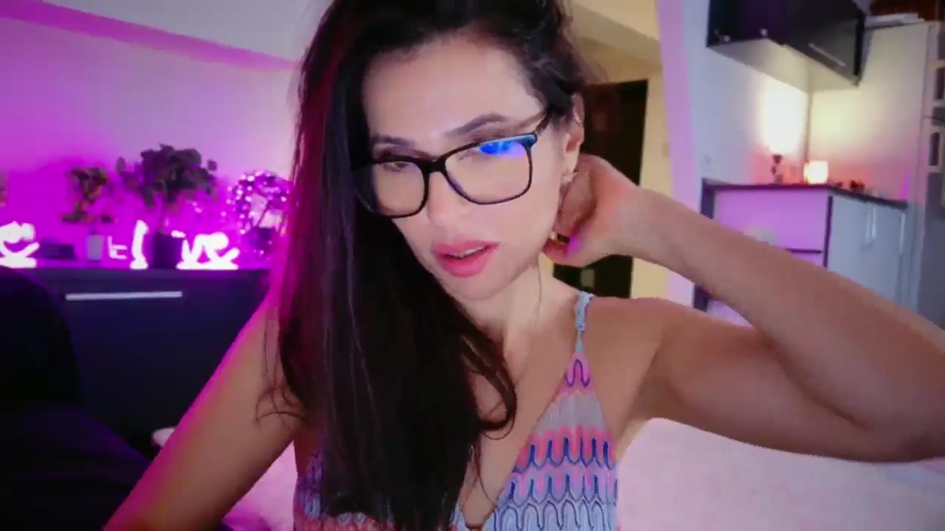 Gallery image thumbnail from SmileyTinaa's myfreecams stream on, 12/20/2025, 07:18 image 20 of 20