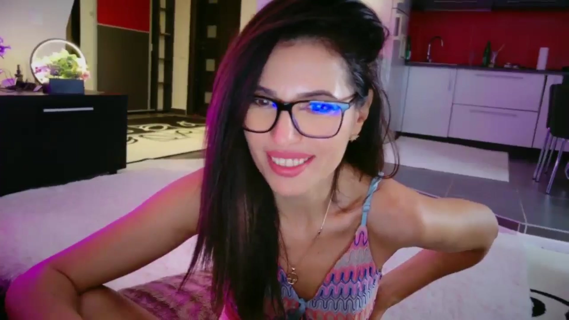Gallery image thumbnail from SmileyTinaa's myfreecams stream on, 12/20/2025, 07:18 image 15 of 20