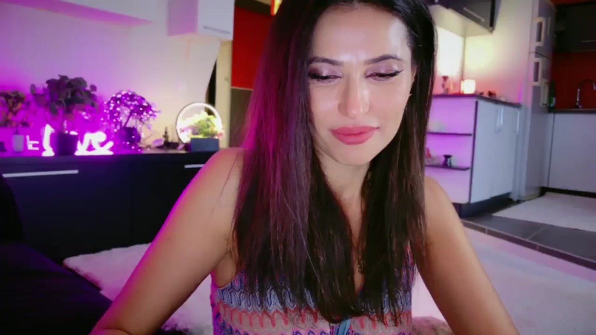 Gallery image thumbnail from SmileyTinaa's myfreecams stream on, 12/20/2025, 07:18 image 8 of 20