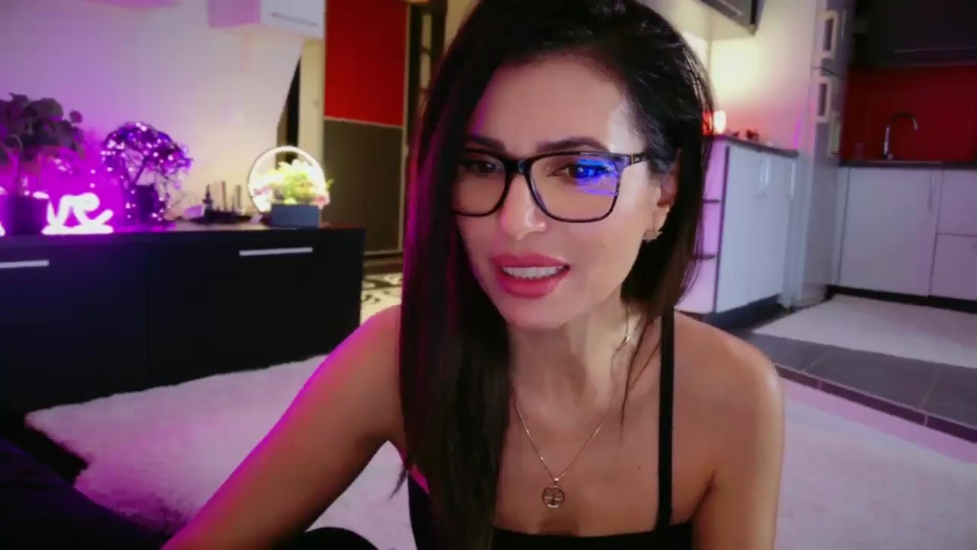 Gallery image thumbnail from SmileyTinaa's myfreecams stream on, 12/23/2025, 24:01 image 10 of 20