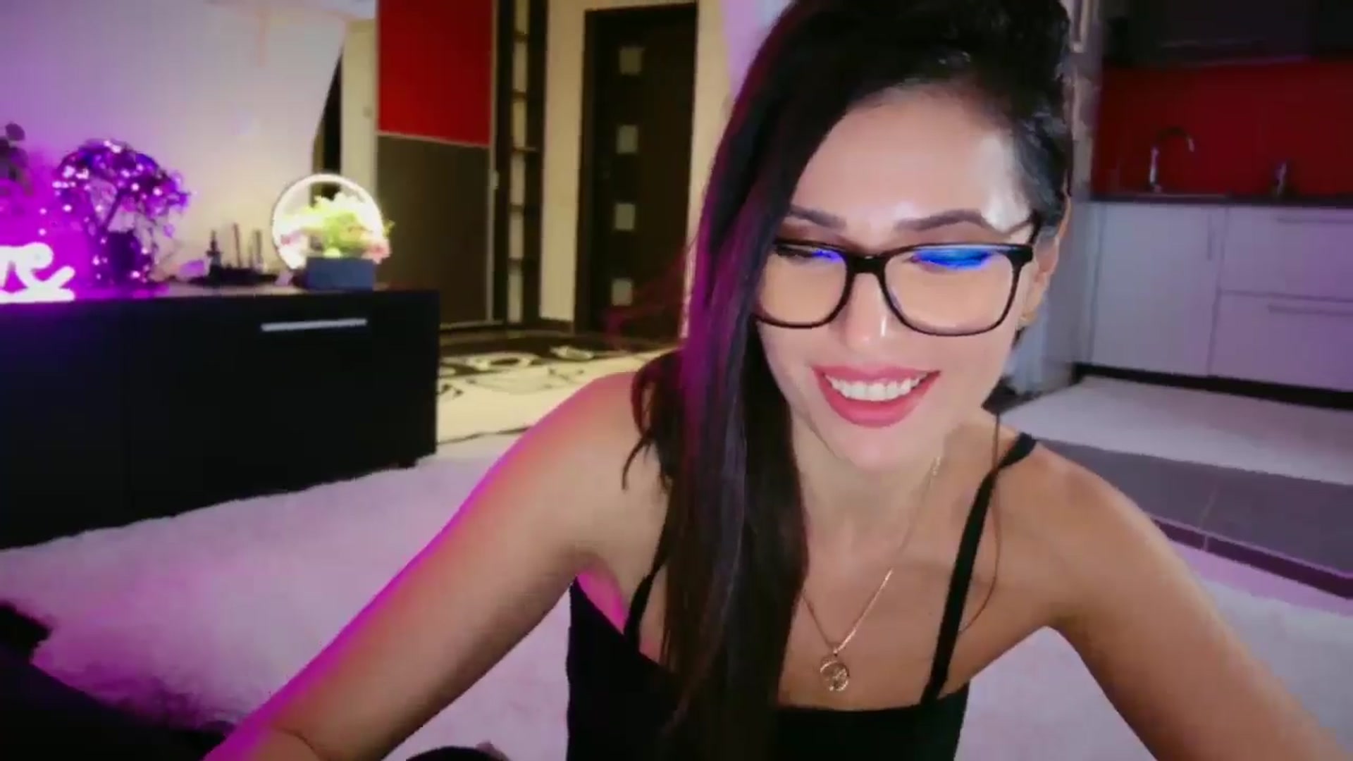 Gallery image thumbnail from SmileyTinaa's myfreecams stream on, 12/23/2025, 24:01 image 12 of 20