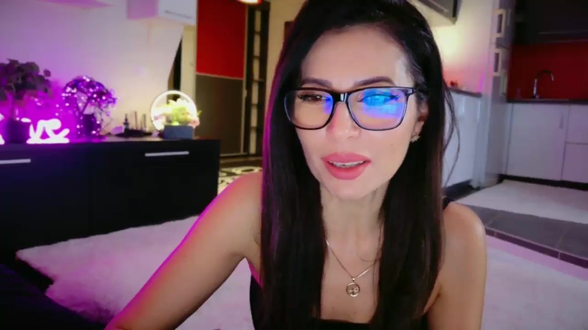 Gallery image thumbnail from SmileyTinaa's myfreecams stream on, 12/23/2025, 24:01 image 8 of 20