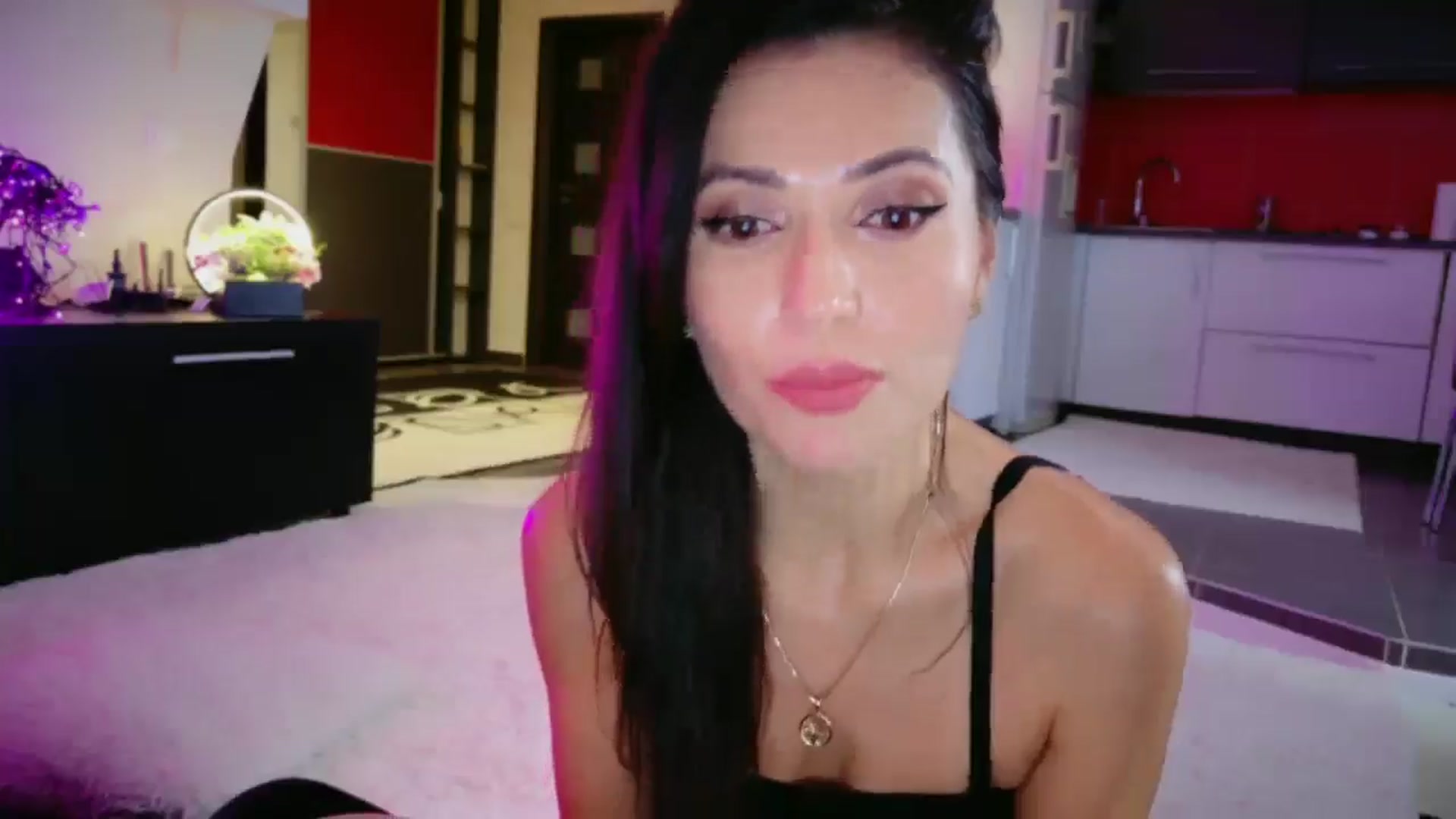 Gallery image thumbnail from SmileyTinaa's myfreecams stream on, 12/23/2025, 24:01 image 13 of 20