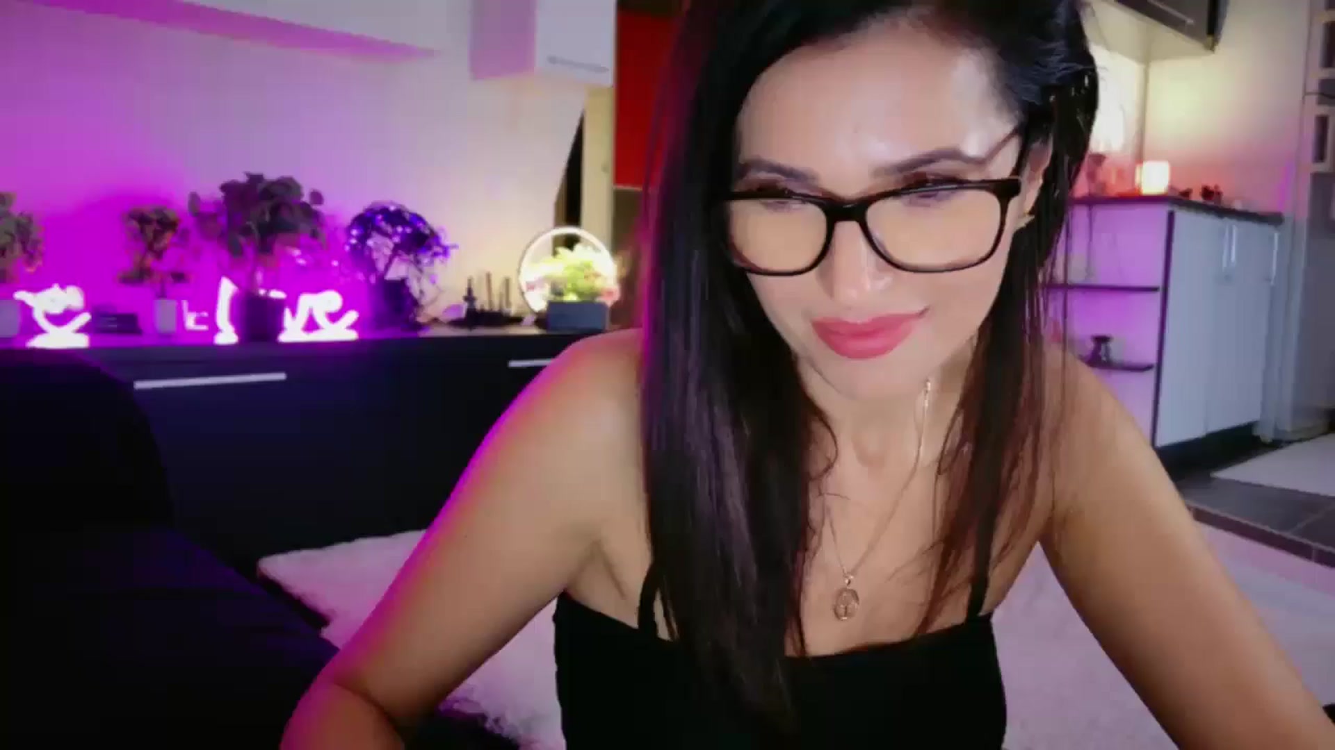 Gallery image thumbnail from SmileyTinaa's myfreecams stream on, 12/23/2025, 01:55 image 5 of 20