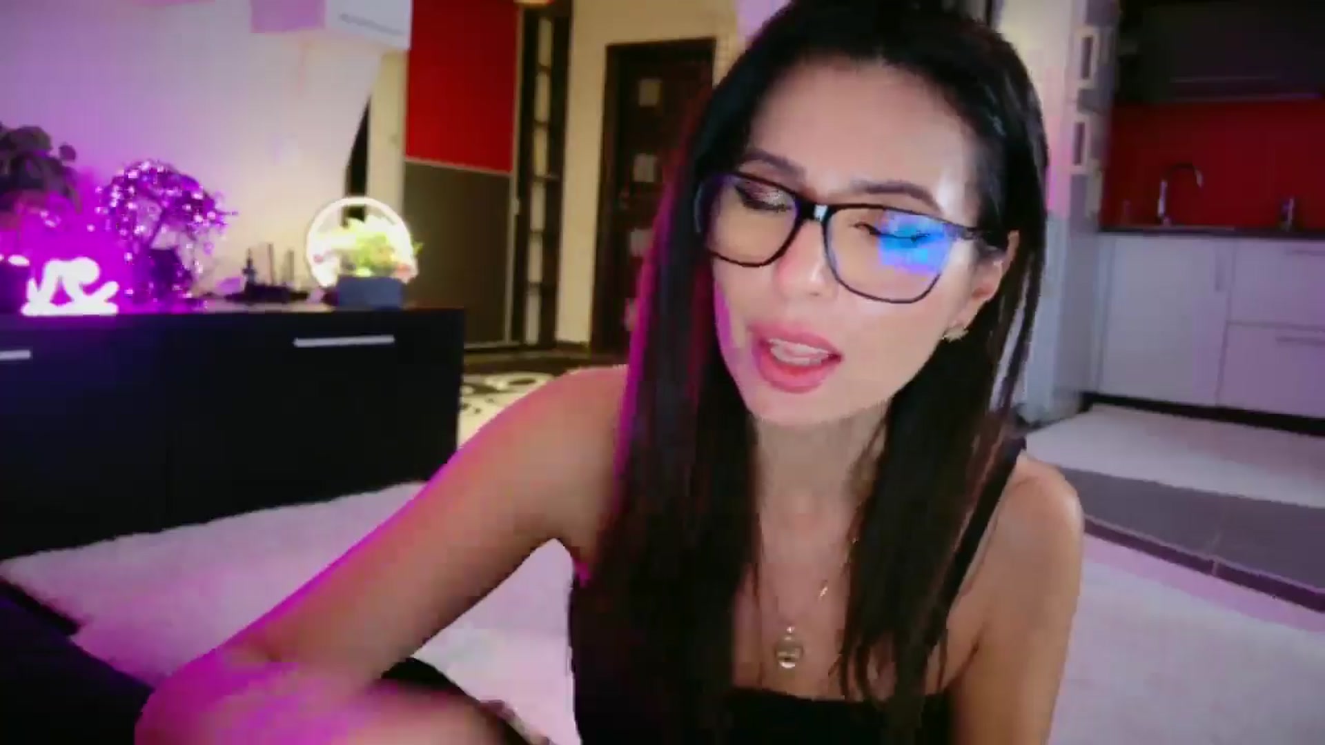 Gallery image thumbnail from SmileyTinaa's myfreecams stream on, 12/23/2025, 01:55 image 19 of 20