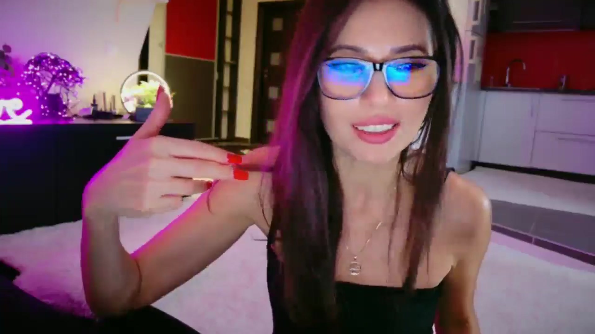 Gallery image thumbnail from SmileyTinaa's myfreecams stream on, 12/23/2025, 01:55 image 16 of 20