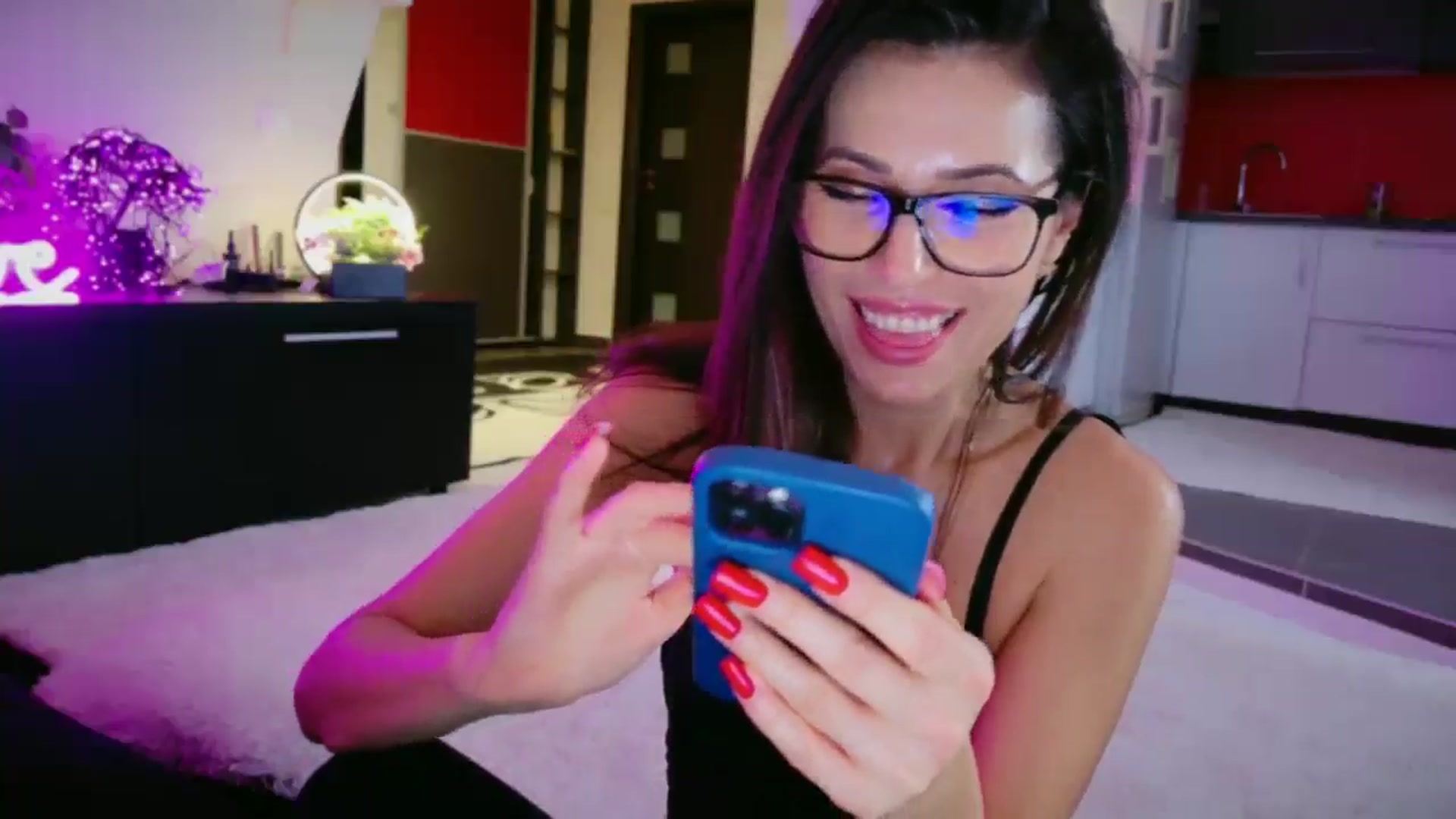 Gallery image thumbnail from SmileyTinaa's myfreecams stream on, 12/23/2025, 01:55 image 15 of 20
