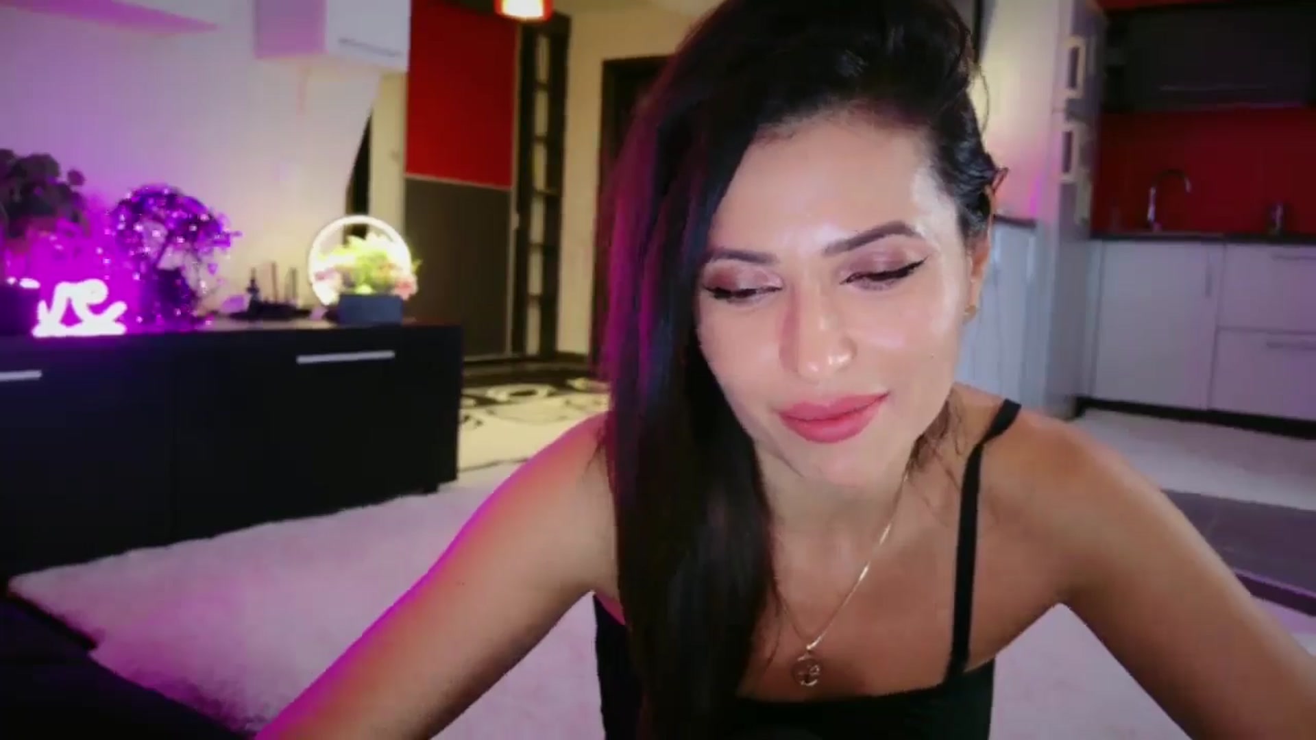 Gallery image thumbnail from SmileyTinaa's myfreecams stream on, 12/23/2025, 01:55 image 3 of 20