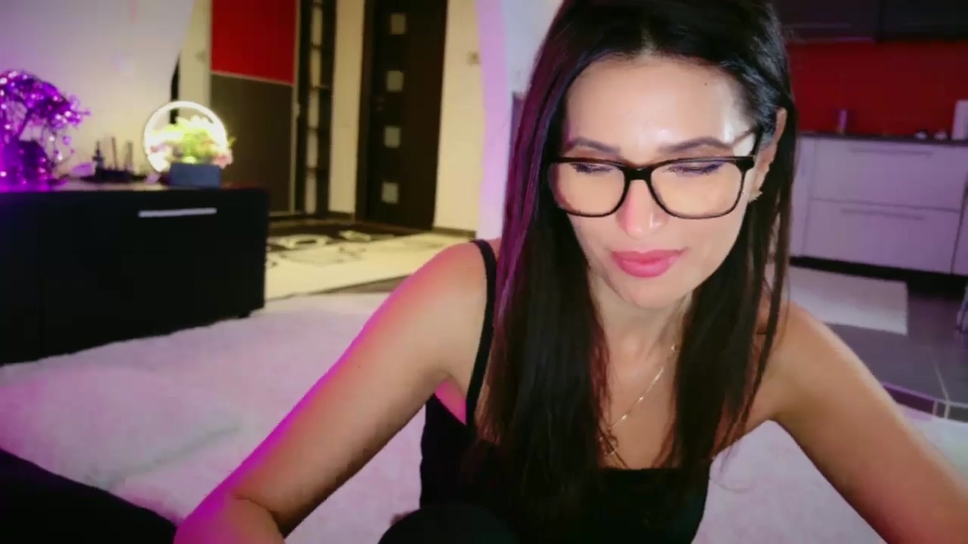 Gallery image thumbnail from SmileyTinaa's myfreecams stream on, 12/23/2025, 05:30 image 15 of 20