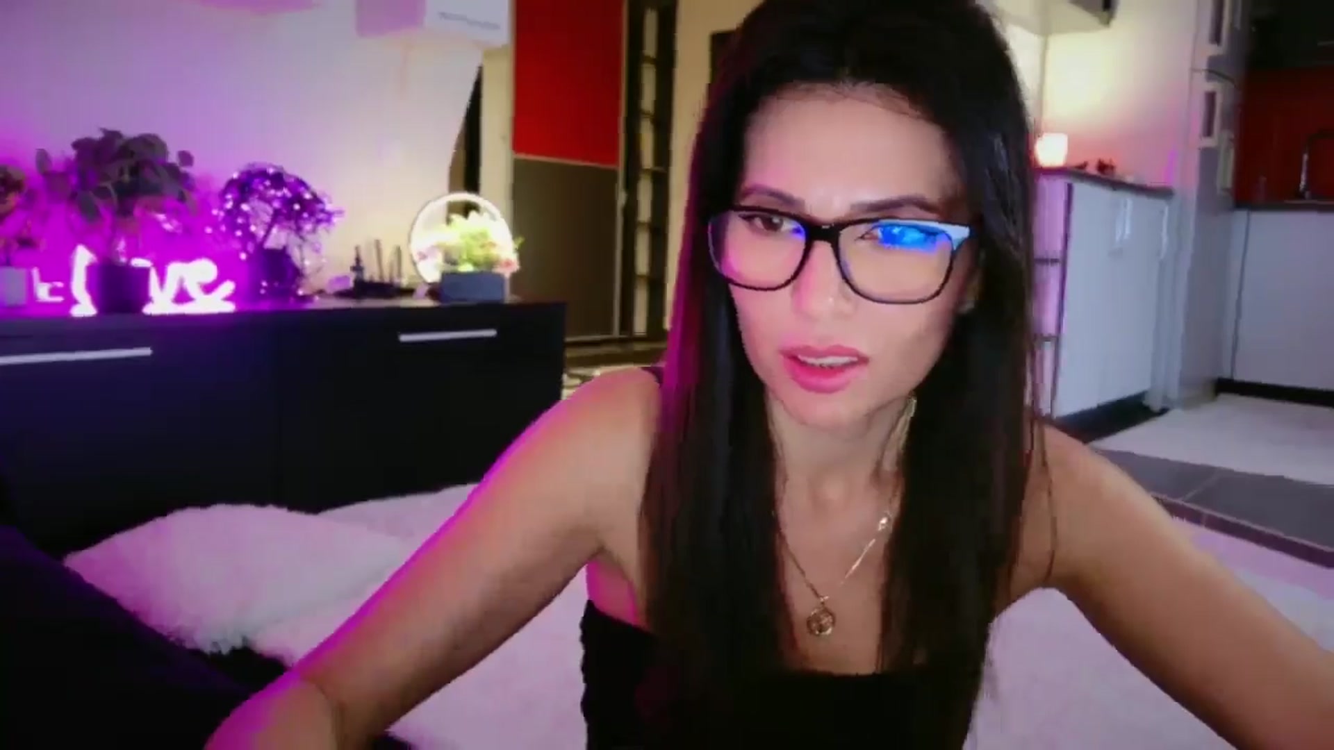 Gallery image thumbnail from SmileyTinaa's myfreecams stream on, 12/23/2025, 06:04 image 11 of 20