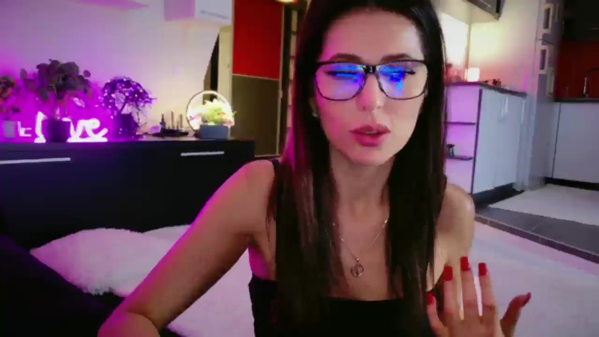 Gallery image thumbnail from SmileyTinaa's myfreecams stream on, 12/23/2025, 06:04 image 2 of 20
