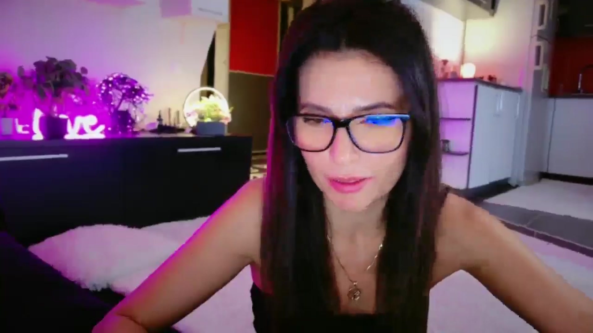 Gallery image thumbnail from SmileyTinaa's myfreecams stream on, 12/23/2025, 06:04 image 12 of 20