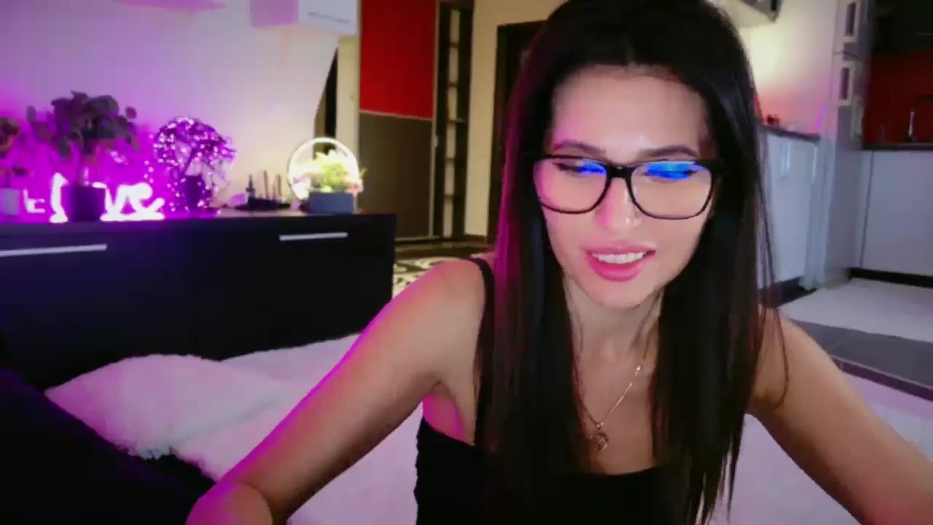 Gallery image thumbnail from SmileyTinaa's myfreecams stream on, 12/23/2025, 06:04 image 8 of 20