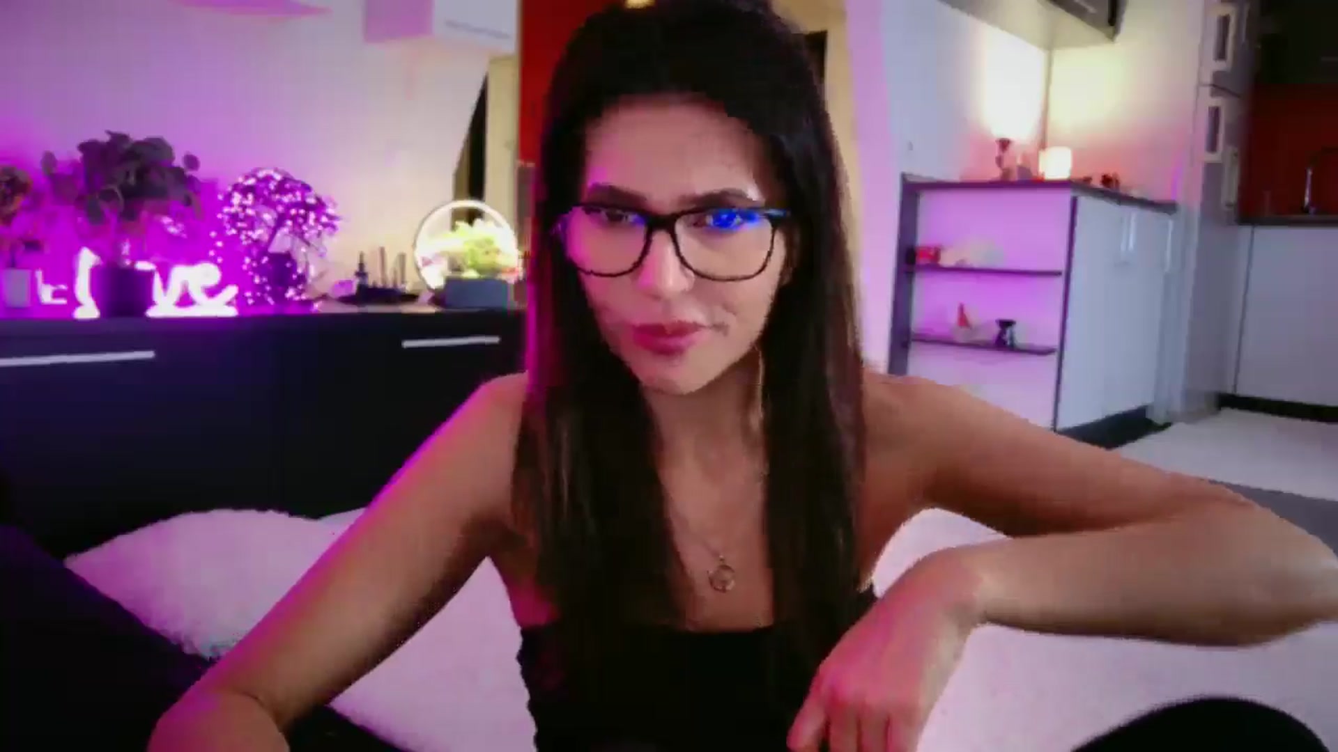 Gallery image thumbnail from SmileyTinaa's myfreecams stream on, 12/23/2025, 06:04 image 6 of 20