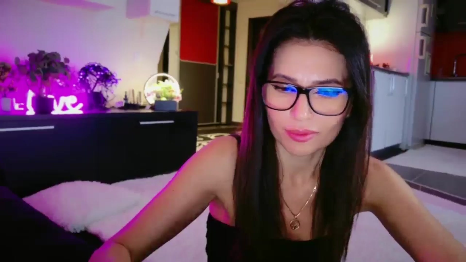 Gallery image thumbnail from SmileyTinaa's myfreecams stream on, 12/23/2025, 06:04 image 15 of 20