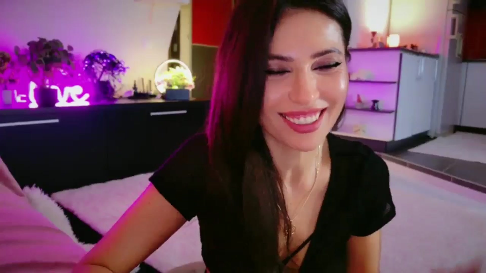 Gallery image thumbnail from SmileyTinaa's myfreecams stream on, 12/24/2025, 02:24 image 7 of 20