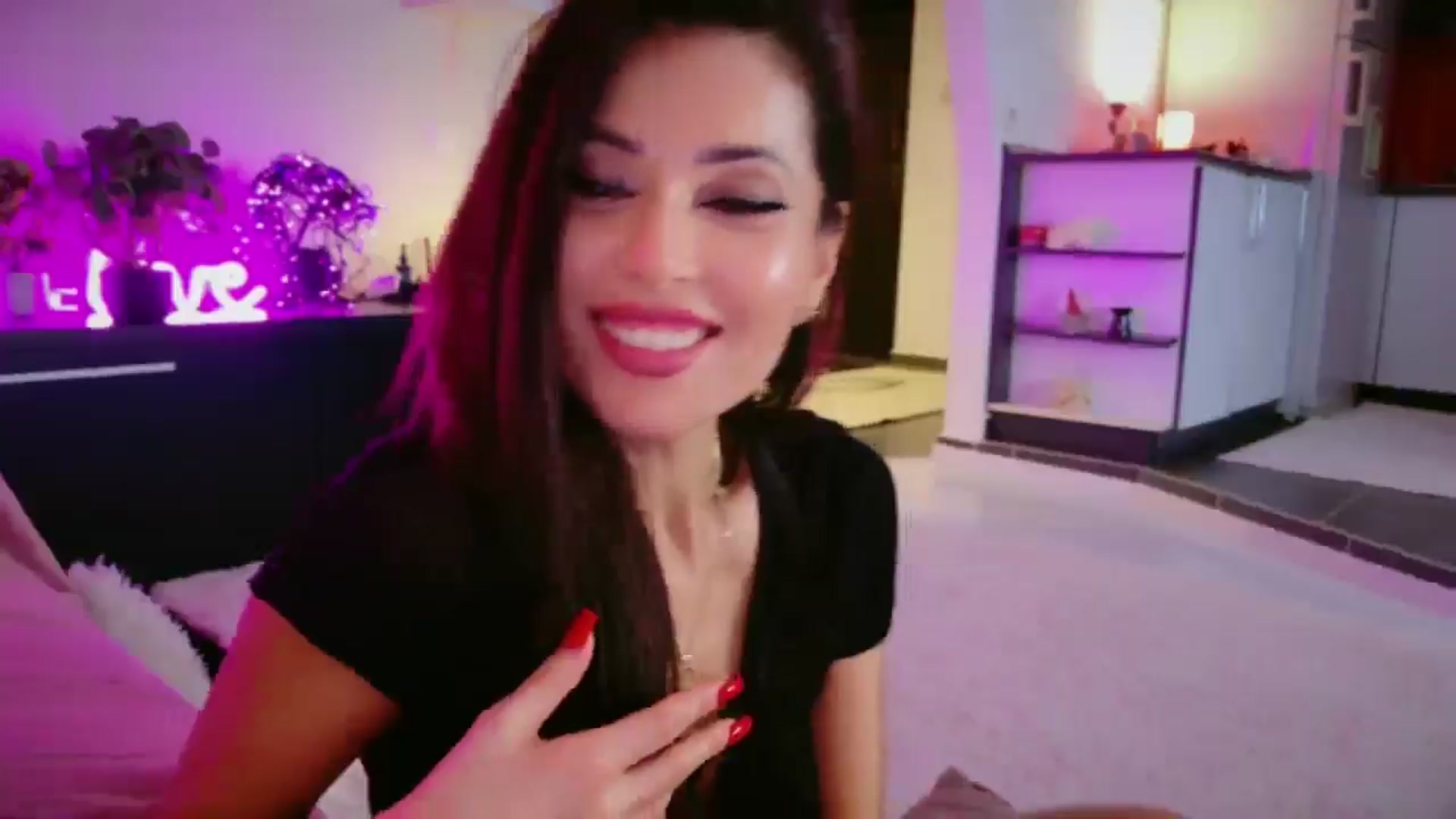 Gallery image thumbnail from SmileyTinaa's myfreecams stream on, 12/24/2025, 02:24 image 8 of 20