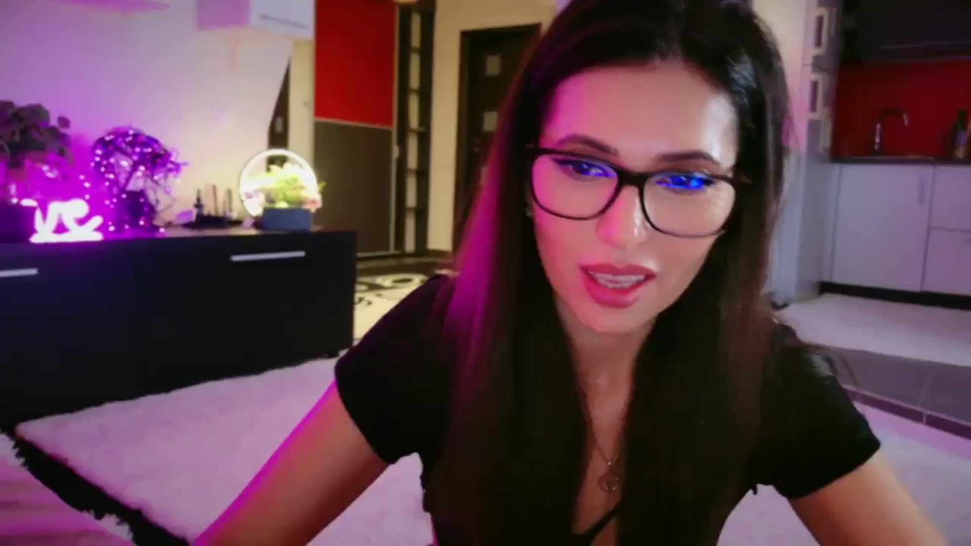 Gallery image thumbnail from SmileyTinaa's myfreecams stream on, 12/24/2025, 03:47 image 3 of 20