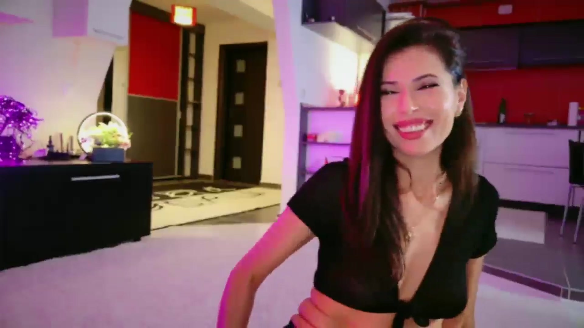 Gallery image thumbnail from SmileyTinaa's myfreecams stream on, 12/29/2025, 22:34 image 16 of 20