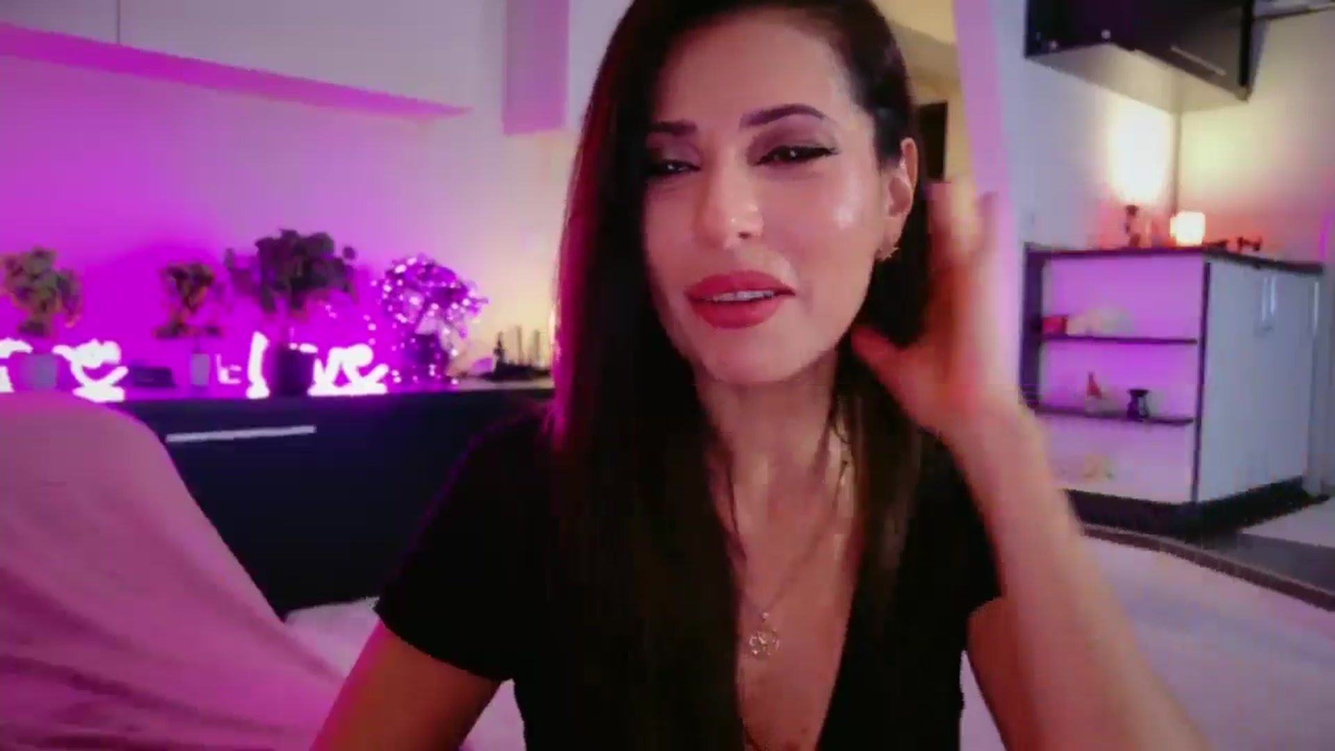 Gallery image thumbnail from SmileyTinaa's myfreecams stream on, 12/29/2025, 22:34 image 18 of 20