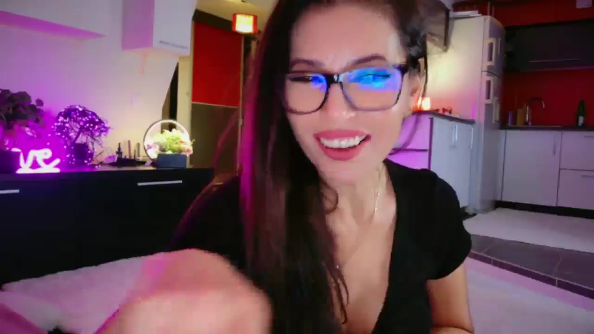 Gallery image thumbnail from SmileyTinaa's myfreecams stream on, 12/29/2025, 22:34 image 14 of 20