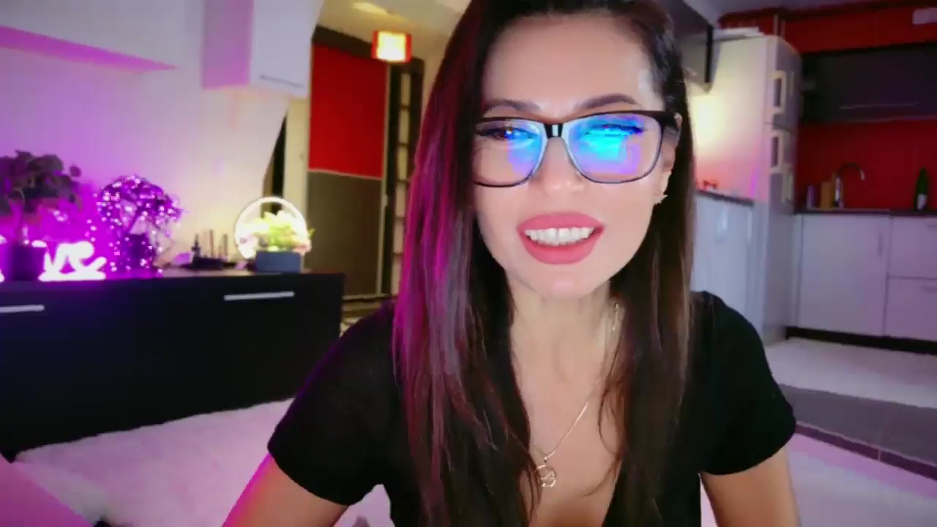 Gallery image thumbnail from SmileyTinaa's myfreecams stream on, 12/29/2025, 22:34 image 6 of 20