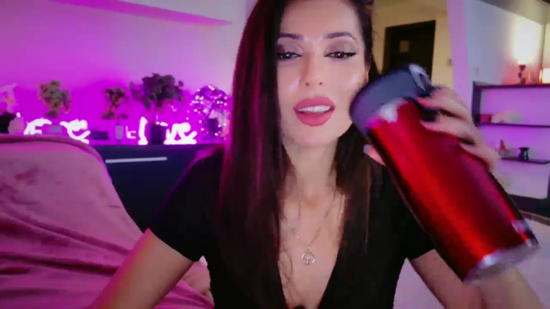 Gallery image thumbnail from SmileyTinaa's myfreecams stream on, 12/30/2025, 24:04 image 20 of 20