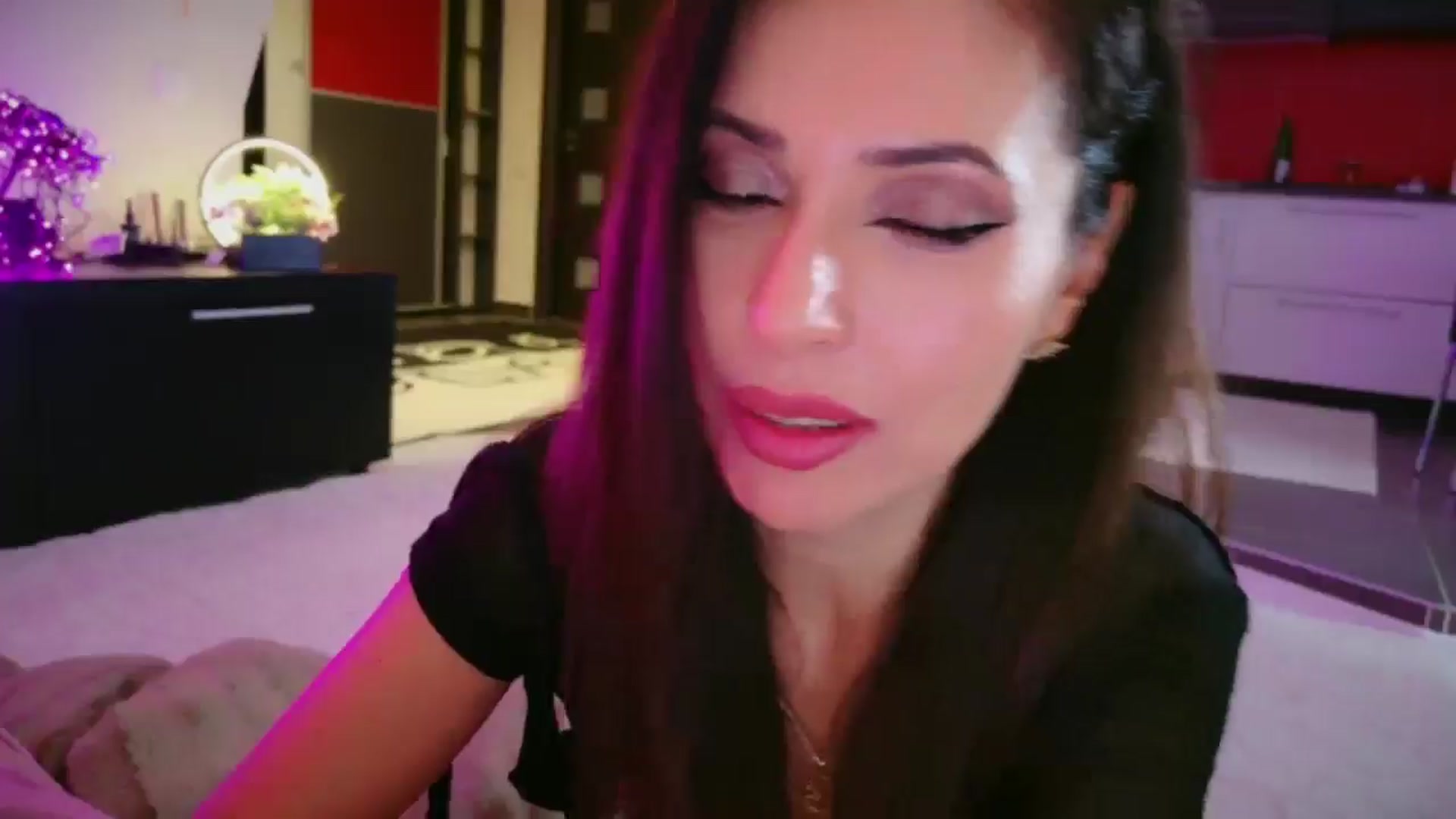 Gallery image thumbnail from SmileyTinaa's myfreecams stream on, 12/30/2025, 02:24 image 20 of 20