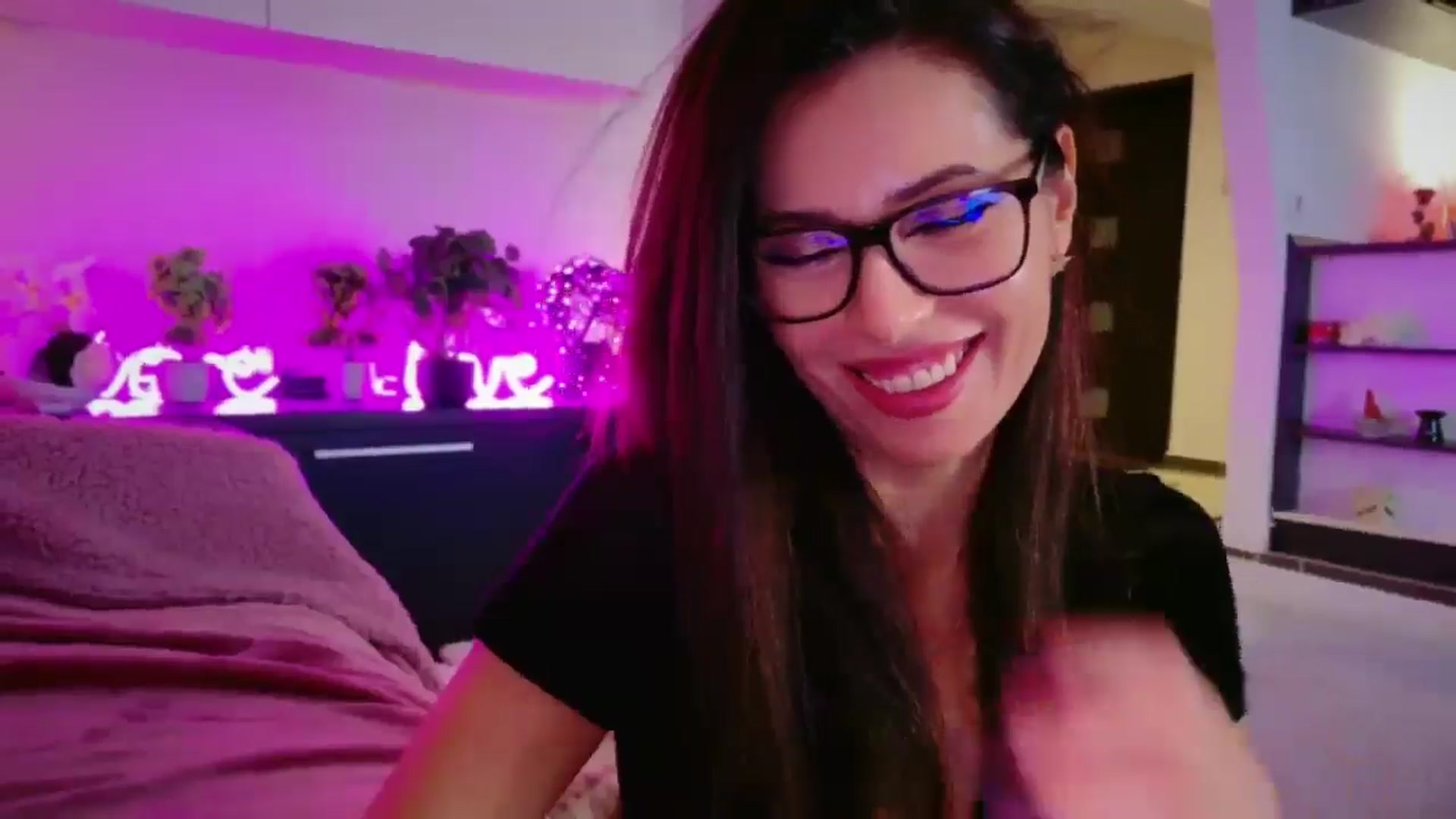 Gallery image thumbnail from SmileyTinaa's myfreecams stream on, 12/30/2025, 02:24 image 6 of 20