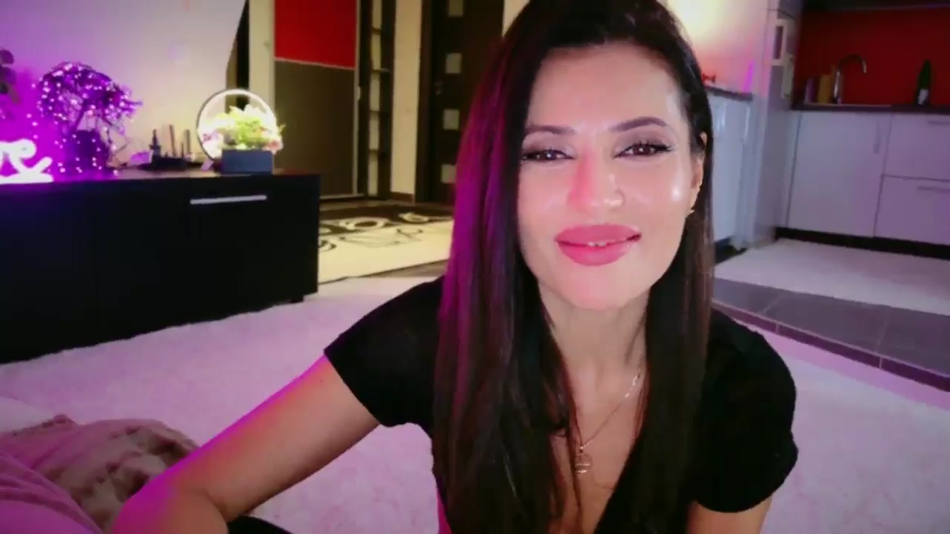 Gallery image thumbnail from SmileyTinaa's myfreecams stream on, 12/30/2025, 02:24 image 3 of 20
