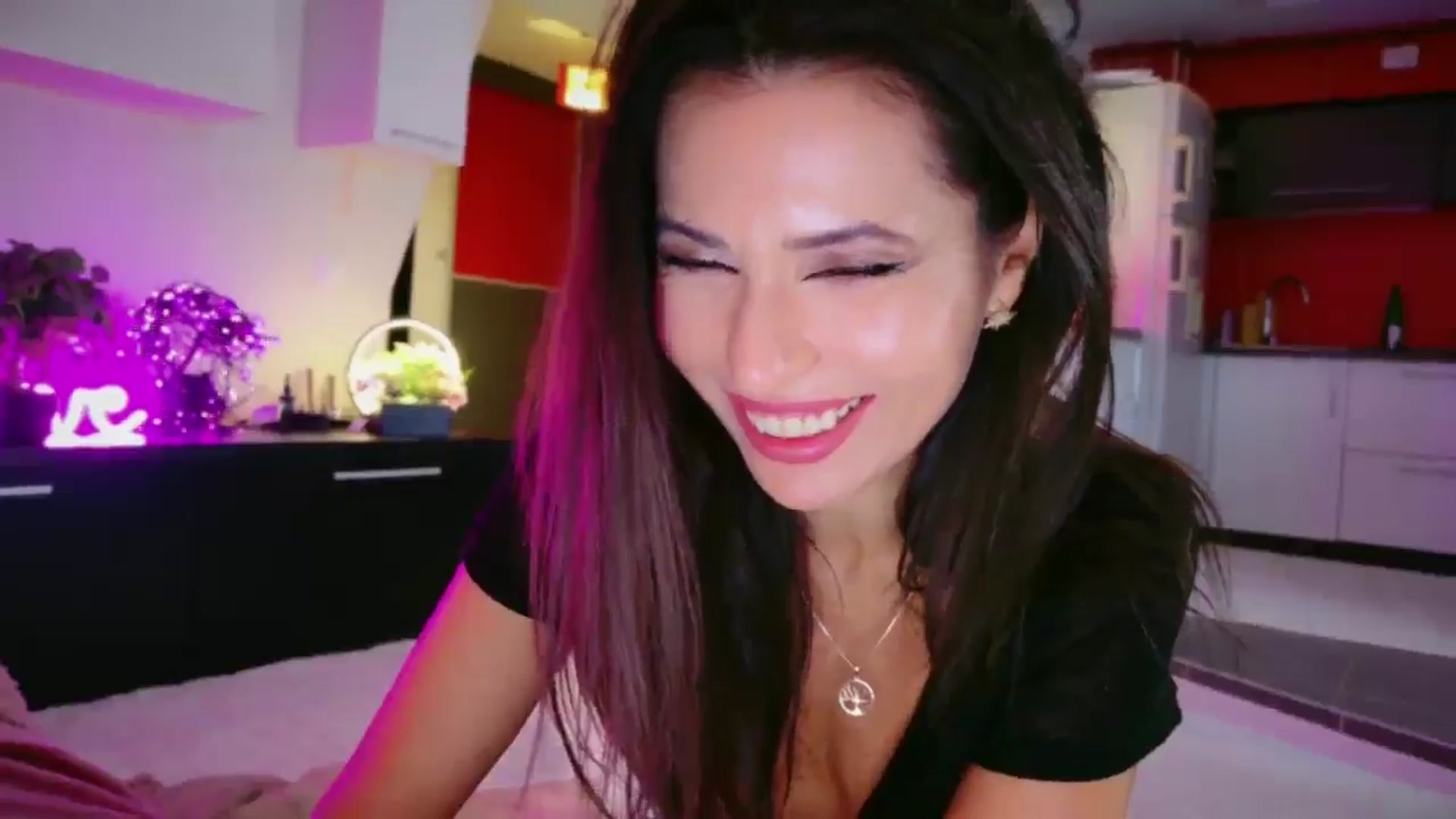 Gallery image thumbnail from SmileyTinaa's myfreecams stream on, 12/30/2025, 02:24 image 11 of 20